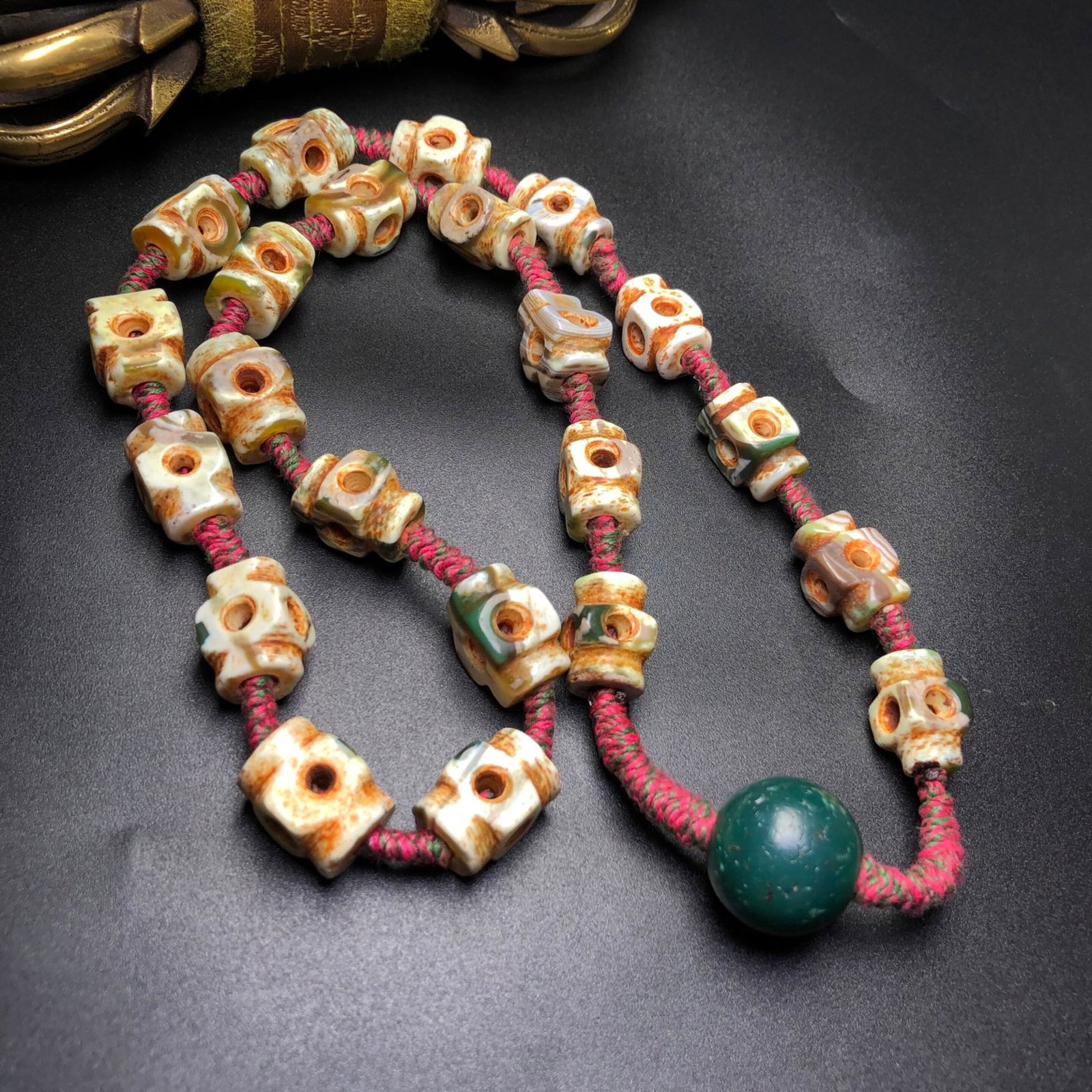 A Precious Agate Necklace - 4