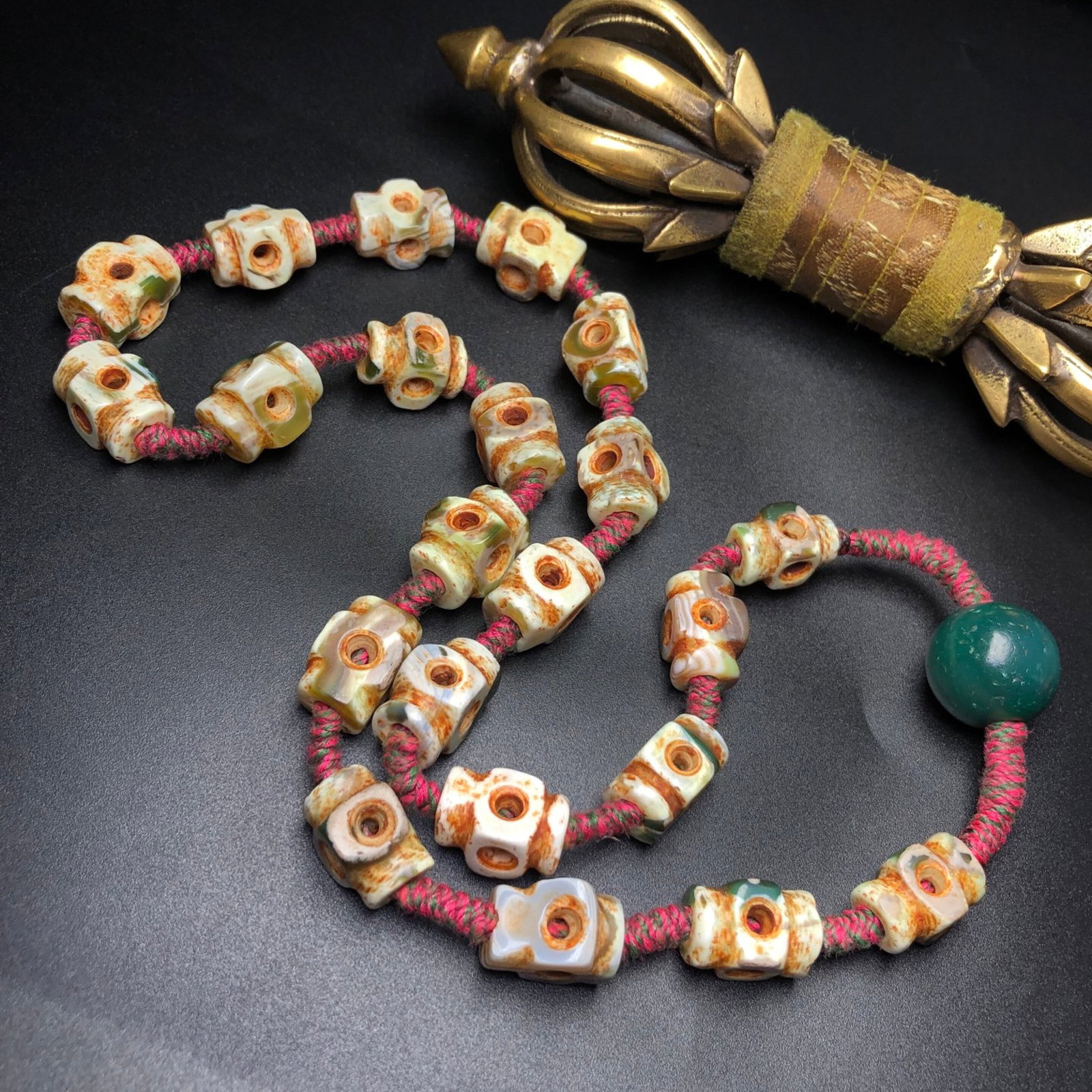 A Precious Agate Necklace - 6