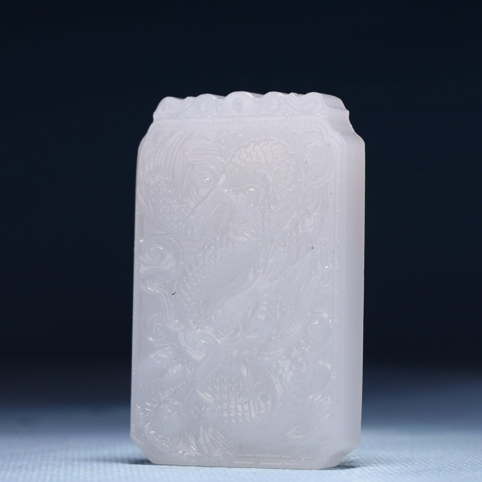 An Exquisite White Jade Dragon Pattern Pendant - 2