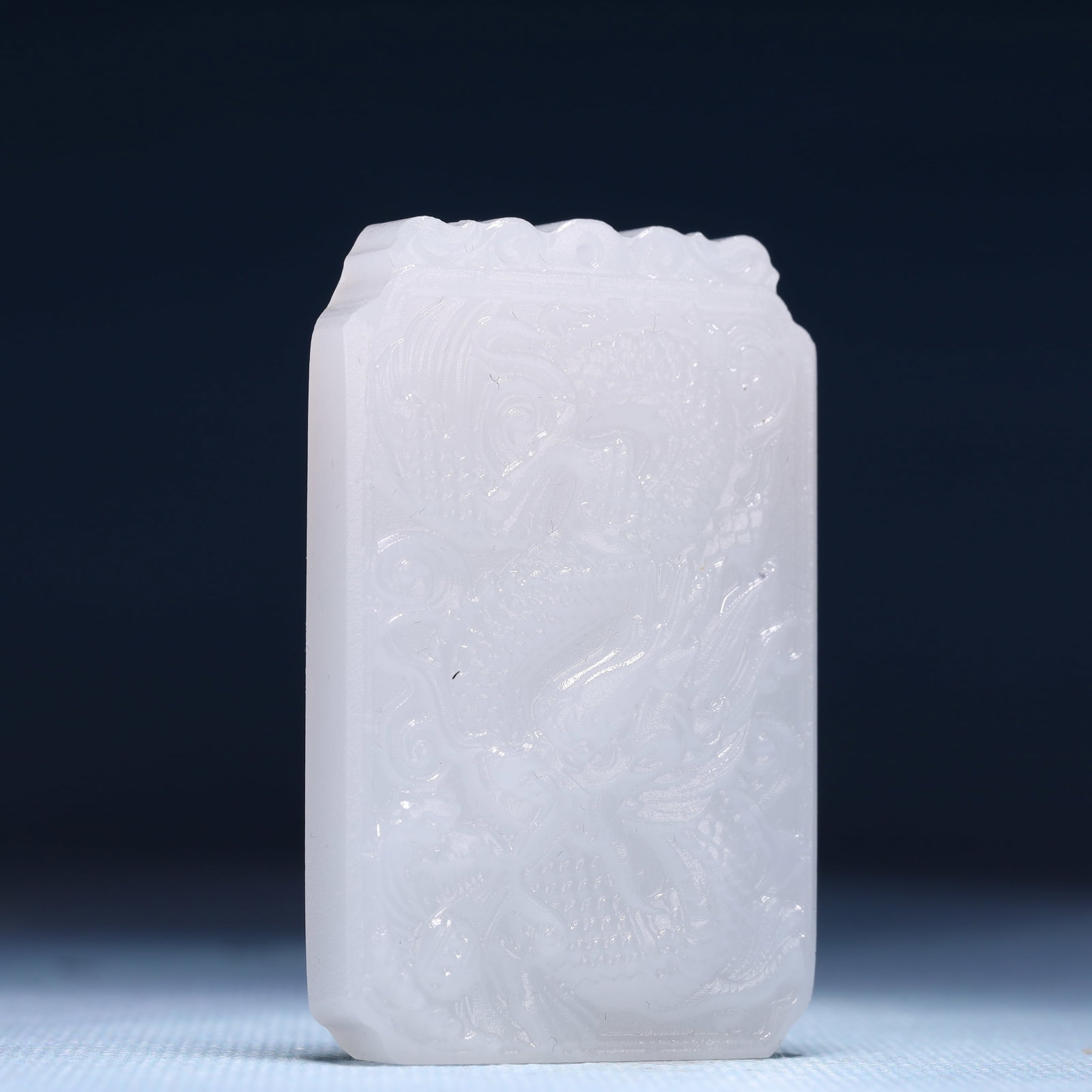 An Exquisite White Jade Dragon Pattern Pendant - 3