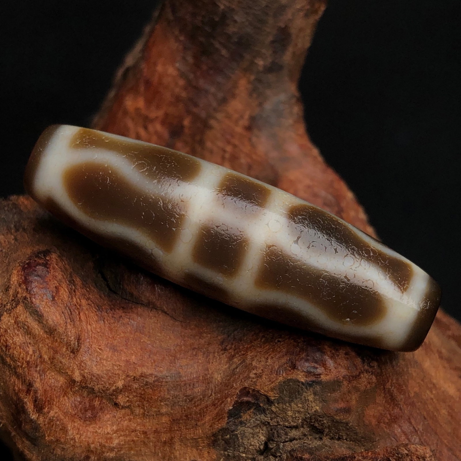 An Exquisite Dzi Bead Pendant - 2