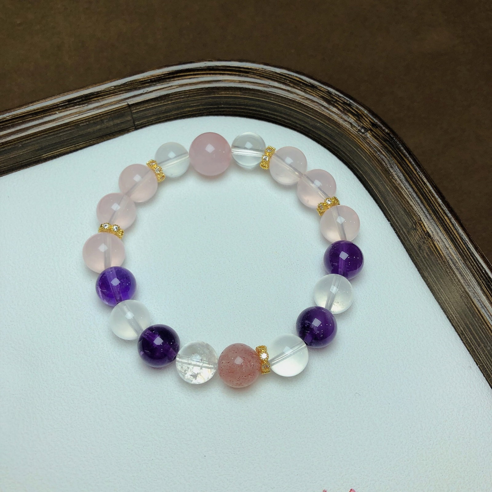 An Exquisite Crystal Bracelet: An Exquisite Crystal Bracelet,Size:0.4in,Weight:29g 水晶手串