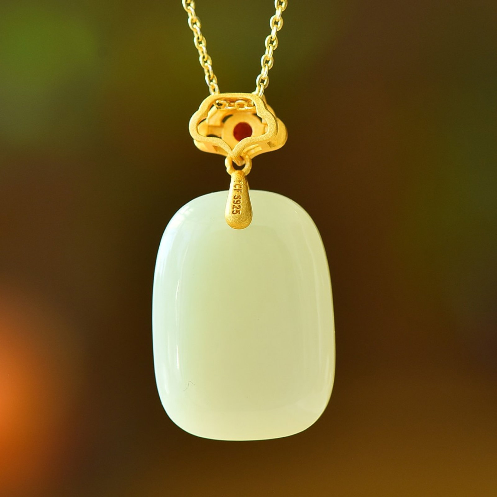 An Exquisite White Jade Beast Pattern Pendant - 2