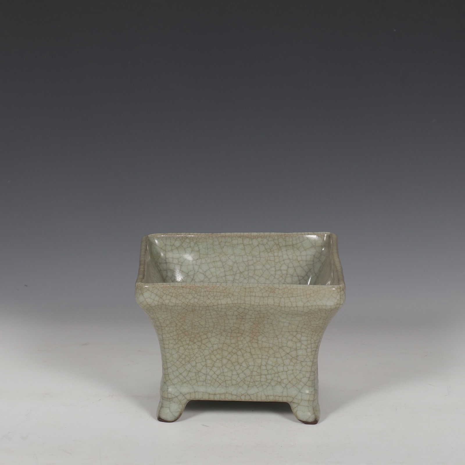 An Exquisite Guan yao Celadon Glazed Censer