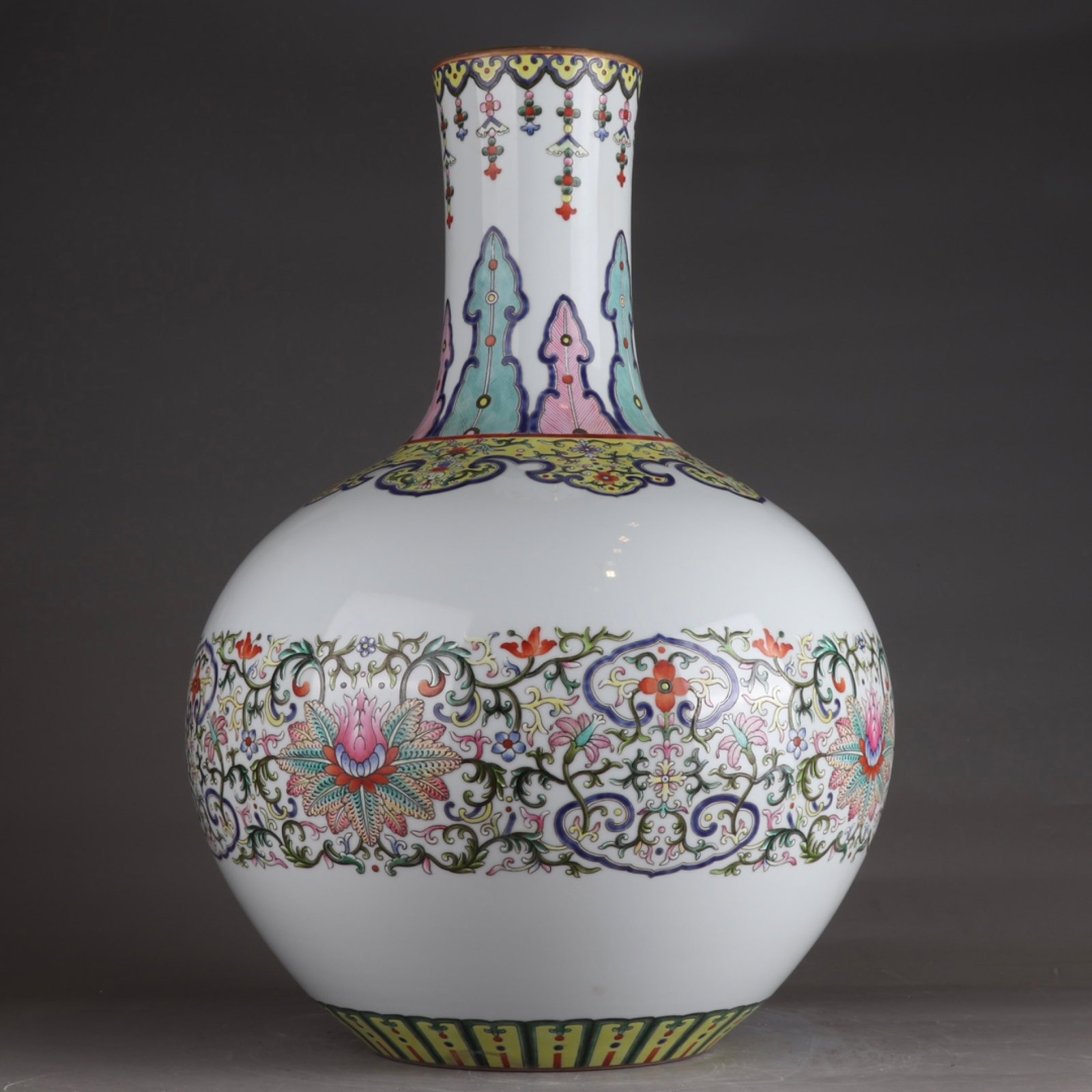 A Huge Enamel Lotus Pattern Vase: A Huge Enamel Lotus Pattern Vase,Qing Dynasty,China,Qianlong Six-character Mark,Size:21.1inx14.2in