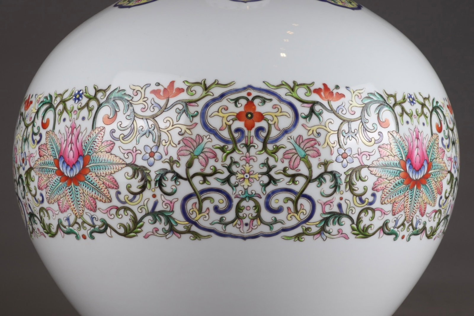 A Huge Enamel Lotus Pattern Vase - 2