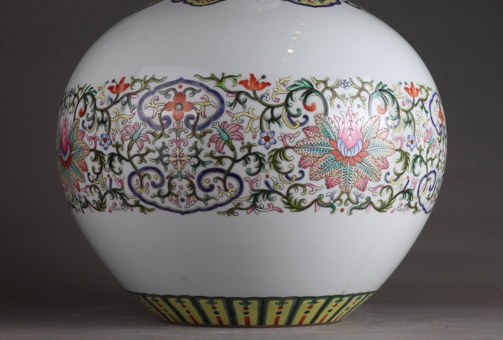 A Huge Enamel Lotus Pattern Vase - 5