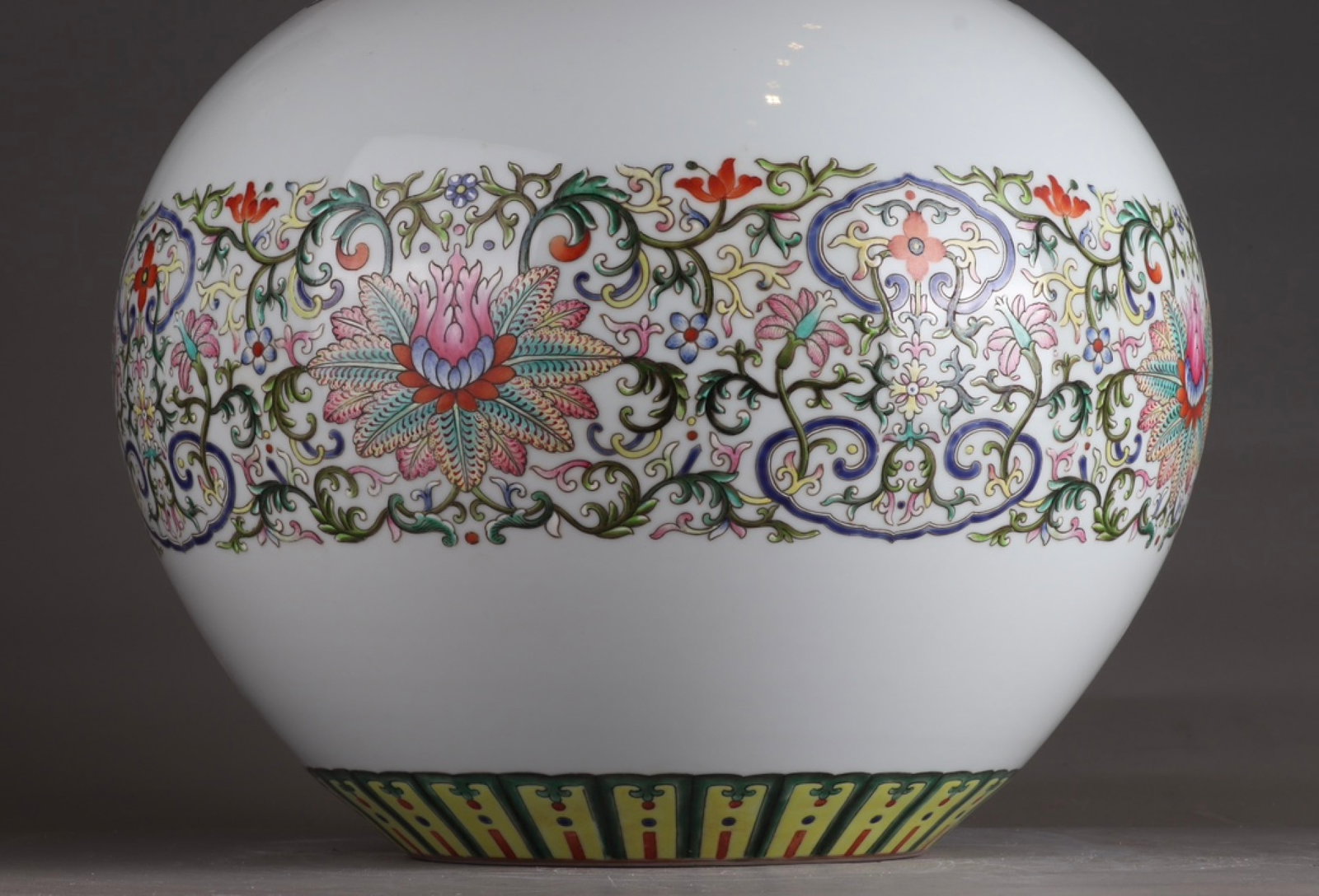 A Huge Enamel Lotus Pattern Vase - 7