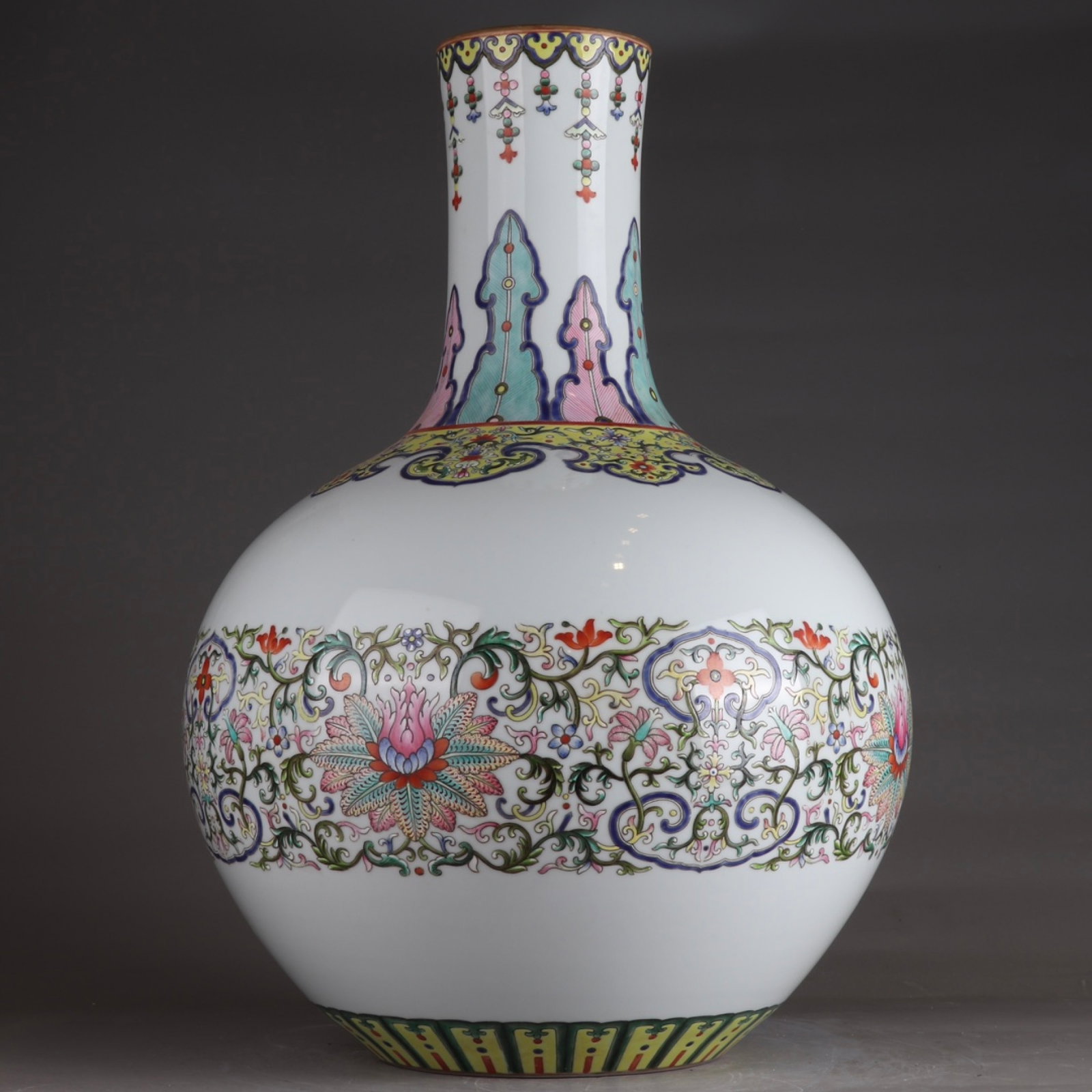 A Huge Enamel Lotus Pattern Vase - 8