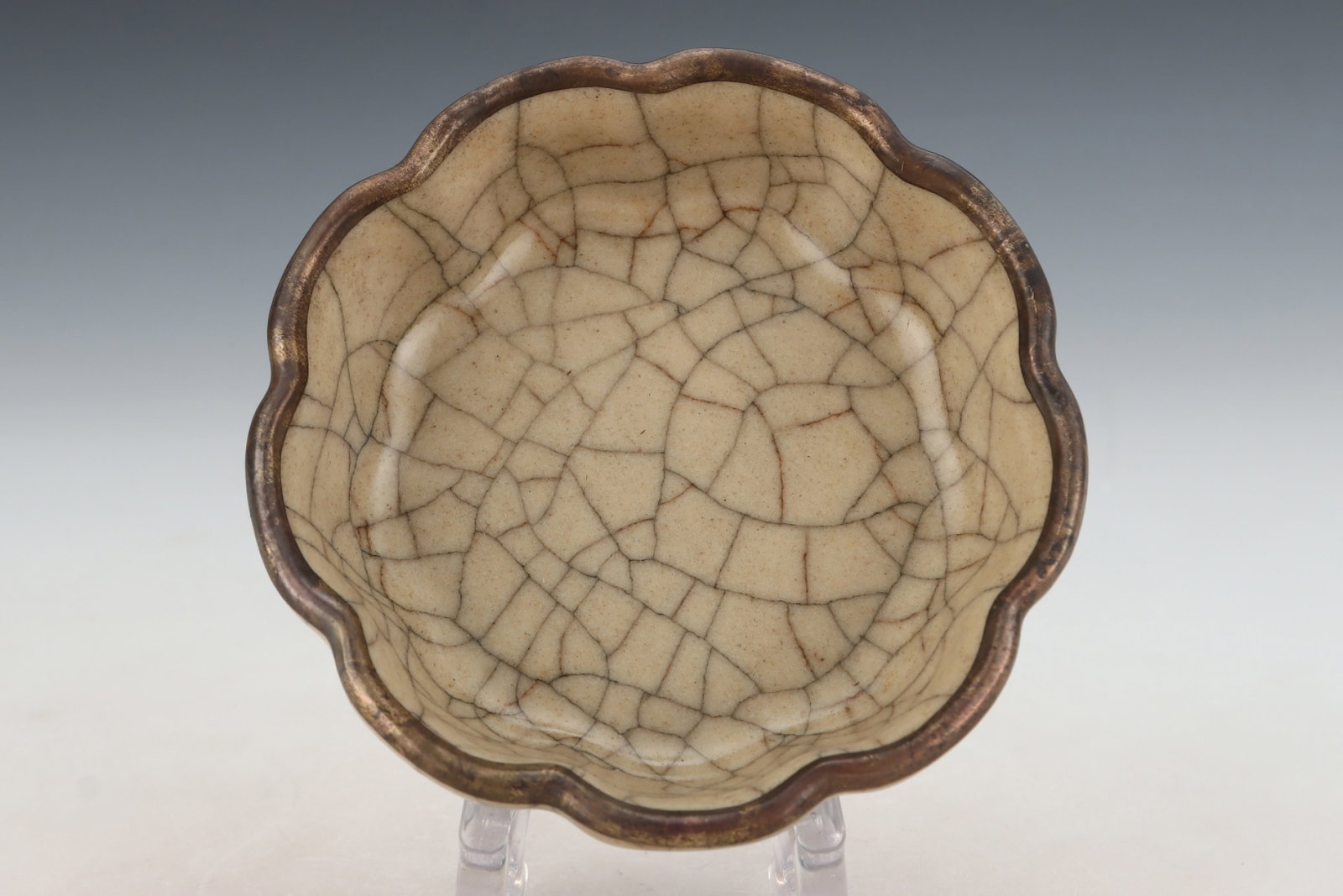 An Exquisite Ge yao Yellow Glazed Brush Washer: An Exquisite Ge yao Yellow Glazed Brush Washer,Song Dynasty,China,With Mark,Size:1.6inx5in 哥窑黄釉笔洗,中国宋代,带款
