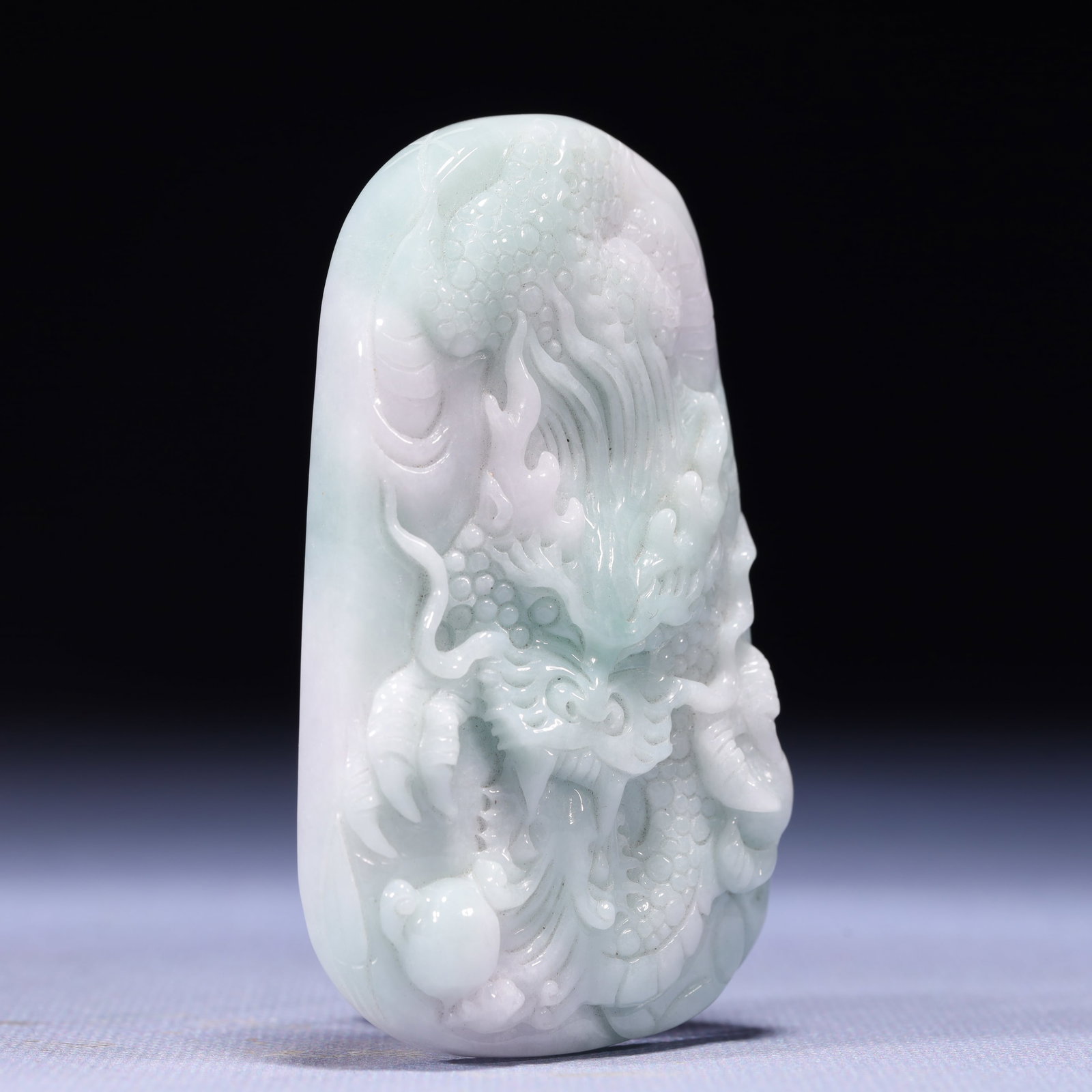 An Exquisite Jadeite Dragon Pattern Pendant - 3