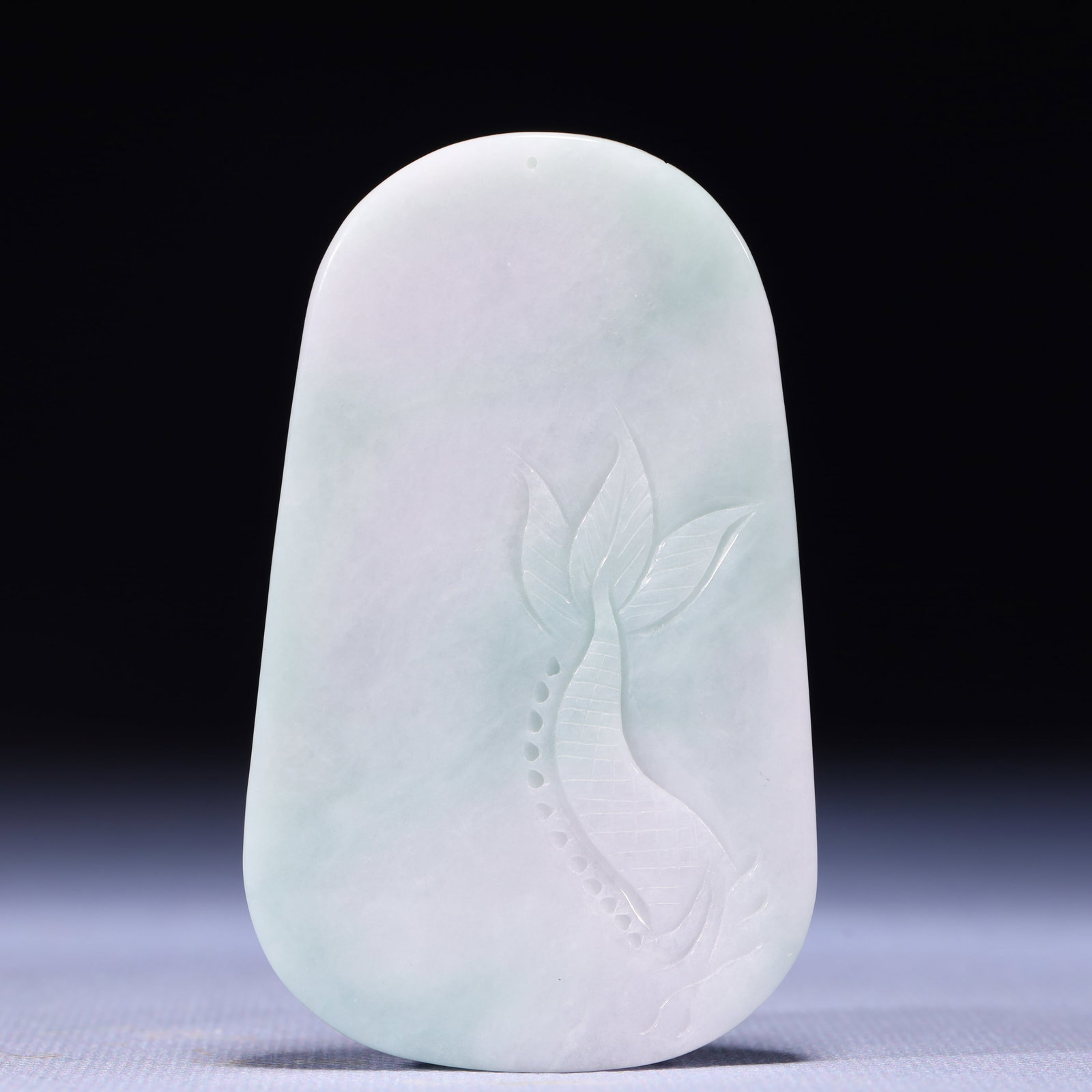An Exquisite Jadeite Dragon Pattern Pendant - 4