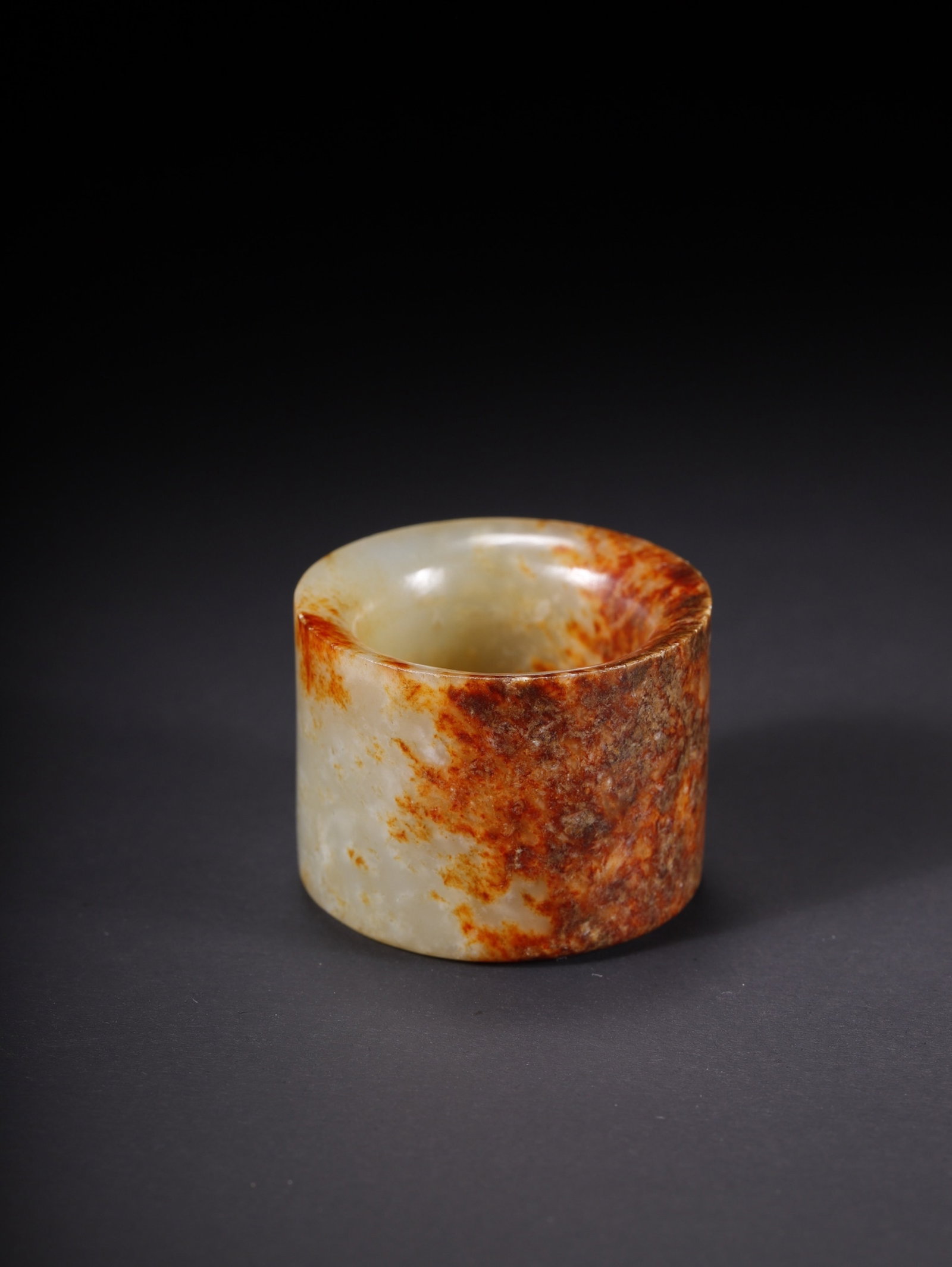An Exquisite White Jade Thumb Ring - 4