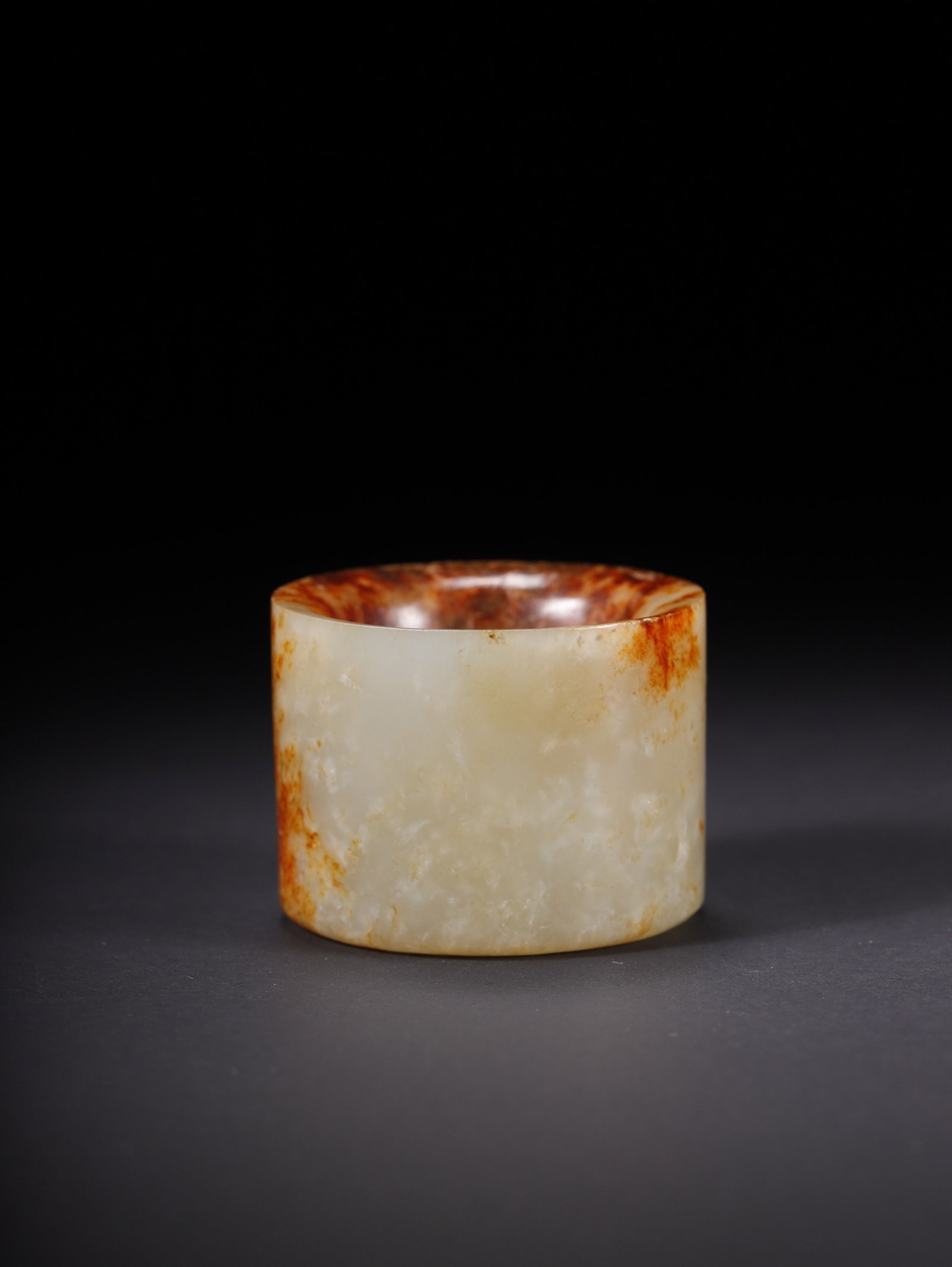 An Exquisite White Jade Thumb Ring - 5