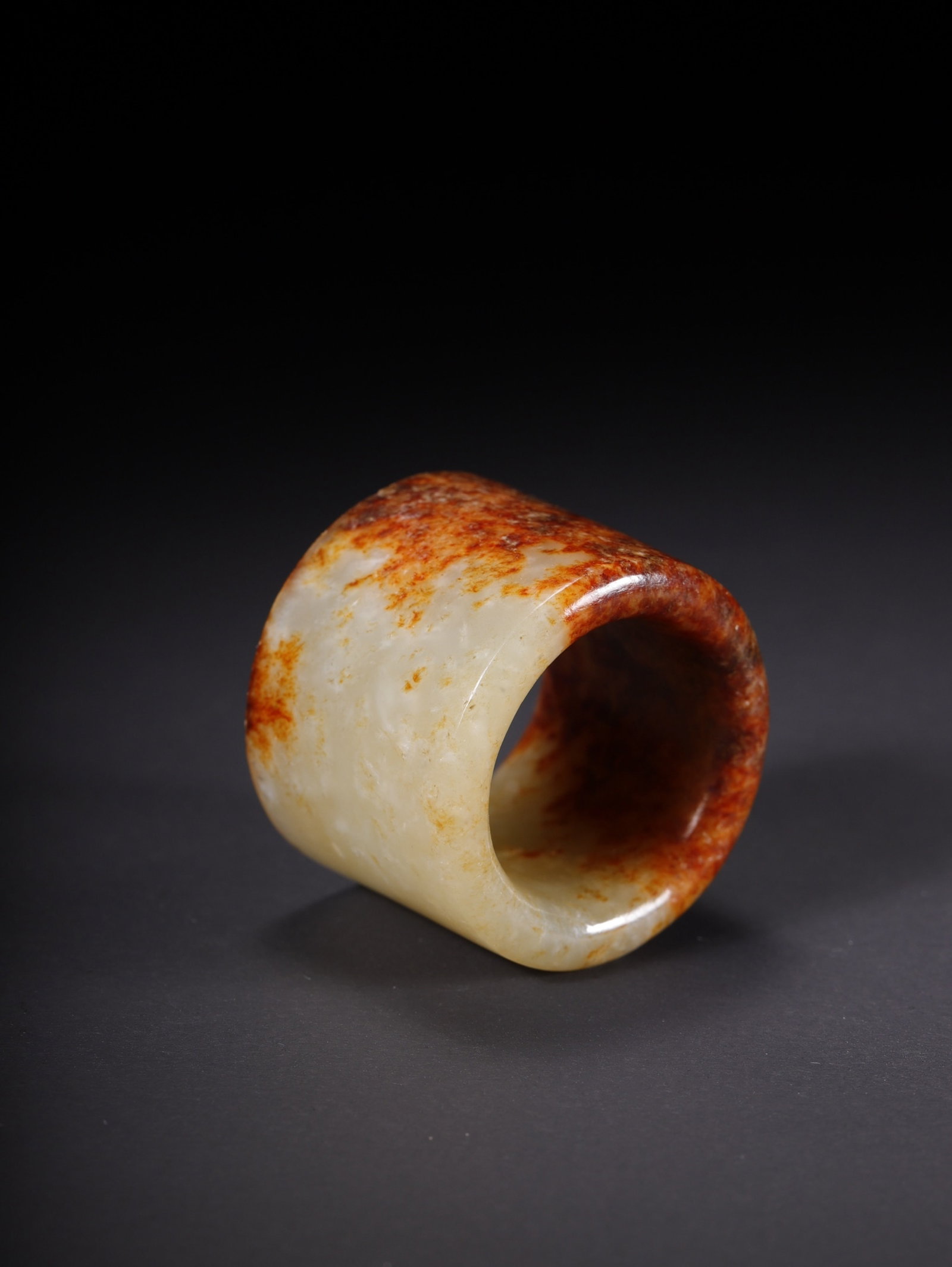 An Exquisite White Jade Thumb Ring - 7