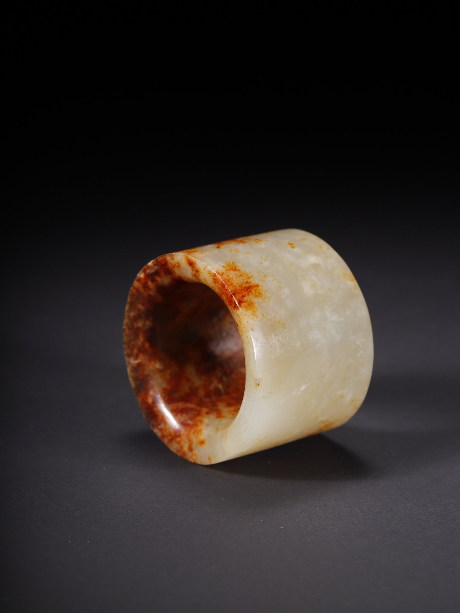 An Exquisite White Jade Thumb Ring - 8