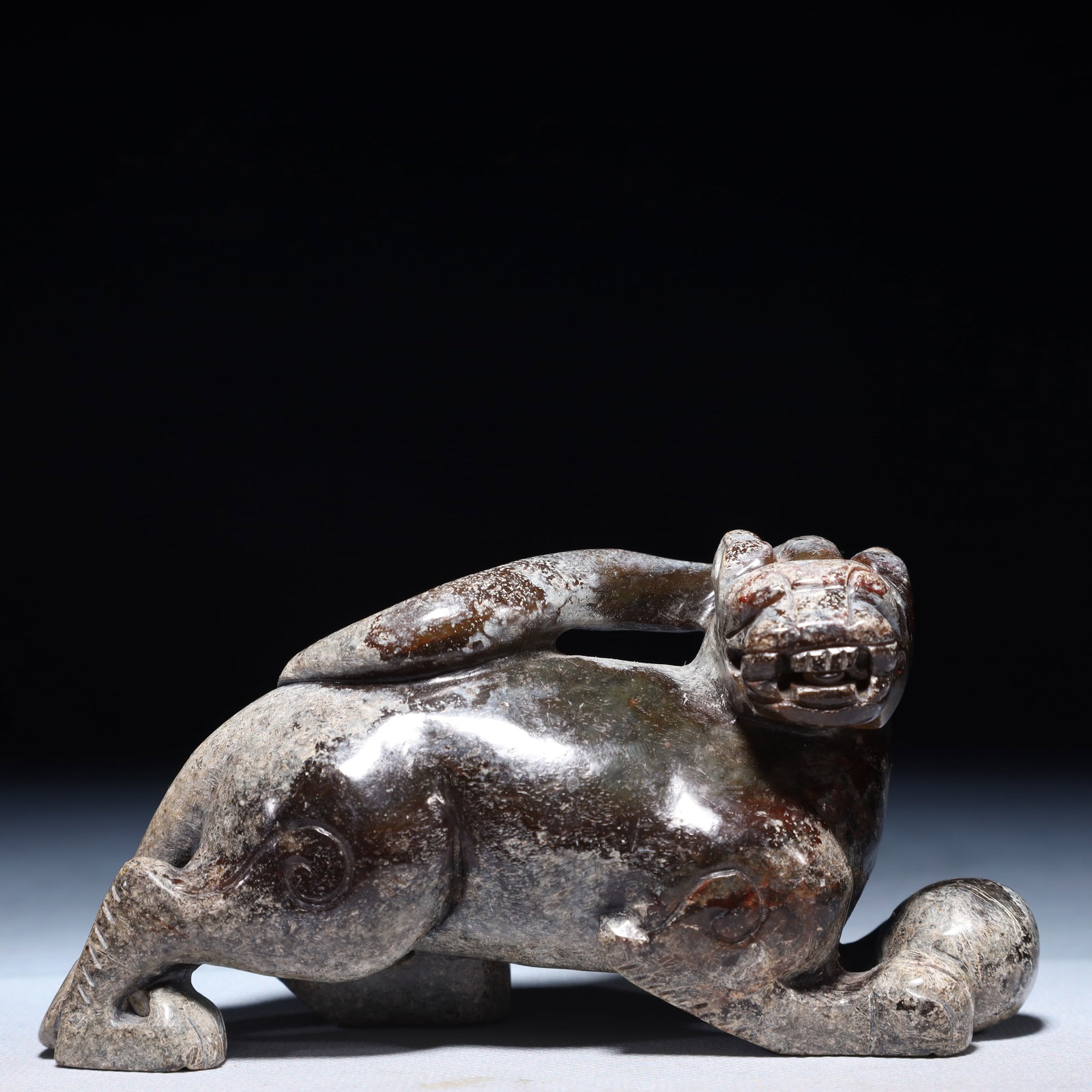 An Archaic Archaic Jade Unicorn Ornament: An Archaic Archaic Jade Unicorn Ornament,Ancient Time,China,Size:5.3inx2inx2.8in,Weight:600g 高古玉独角兽摆件,中国远古时&#