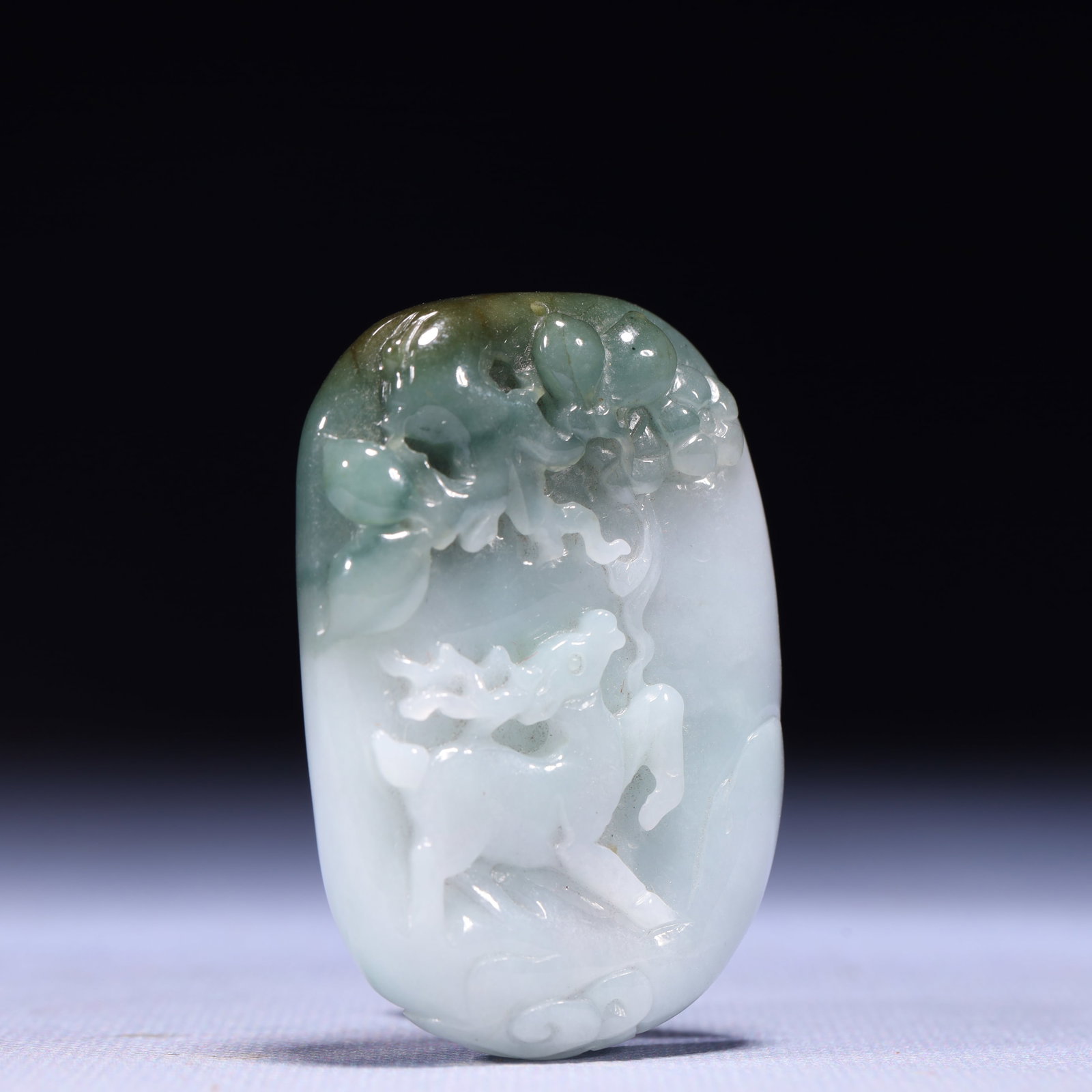 An Exquisite Jadeite Deer Pattern Pendant - 3