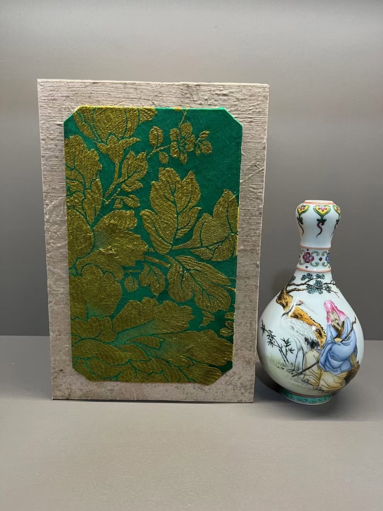 An Exquisite Enamel Character and Story Pattern Vase,with poem: An Exquisite Enamel Character and Story Pattern Vase,with poem,Qing Dynasty,China,Yongzheng Four-character Mark,Size:7.1inx4.1in