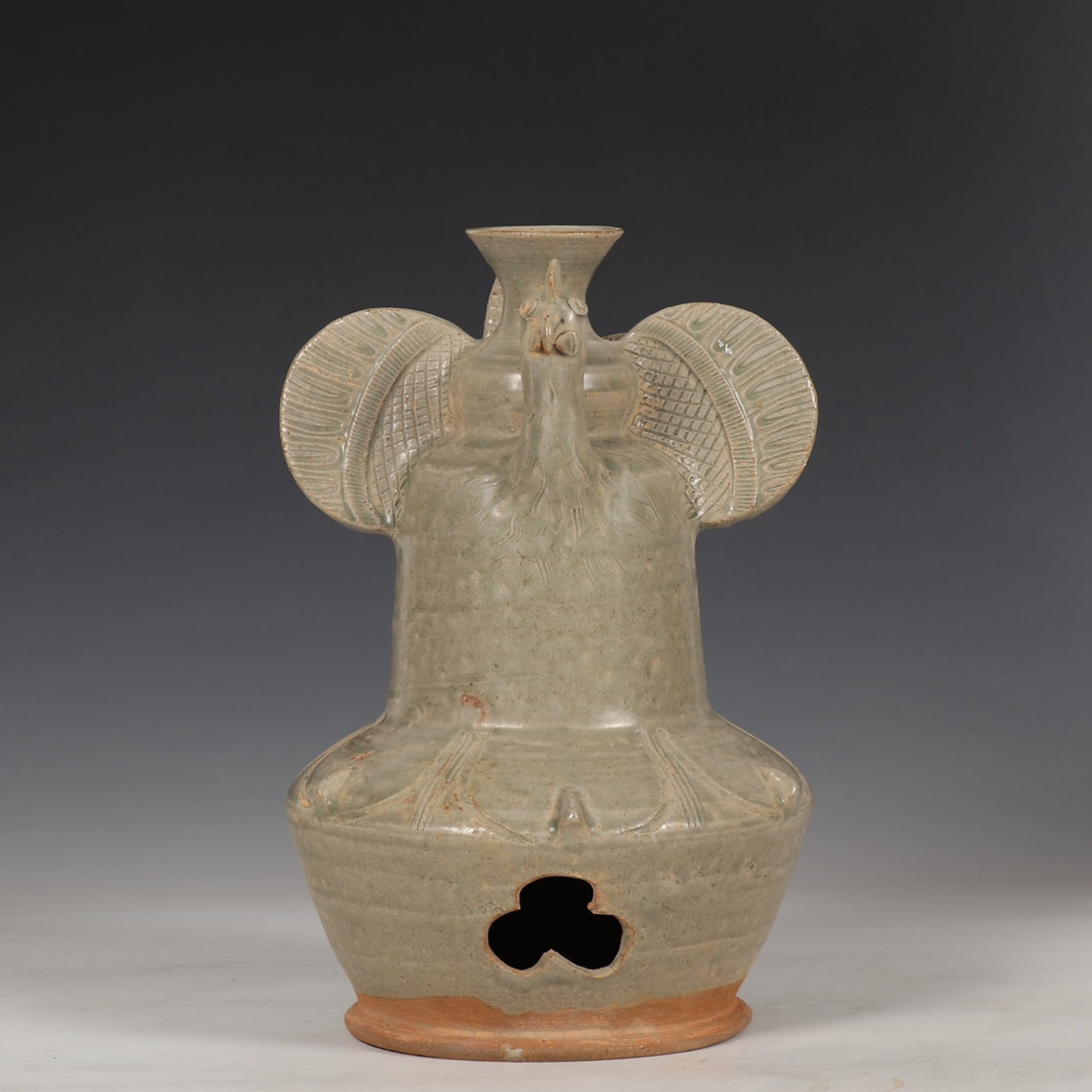 An Exquisite Yue yao Celadon Pot: An Exquisite Yue yao Celadon Pot,Jin Dynasty,Size:11.2inx6.9in 越窑青瓷壶,中国晋代