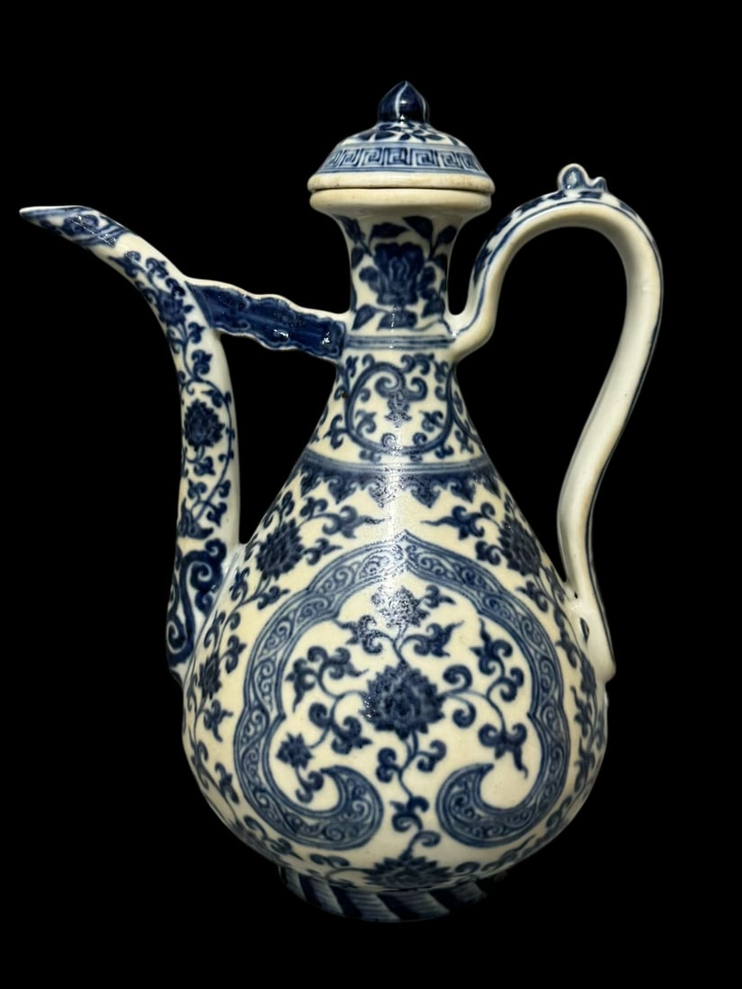 A Rare Blue and White Lotus Pattern Ewer (1 of 6)