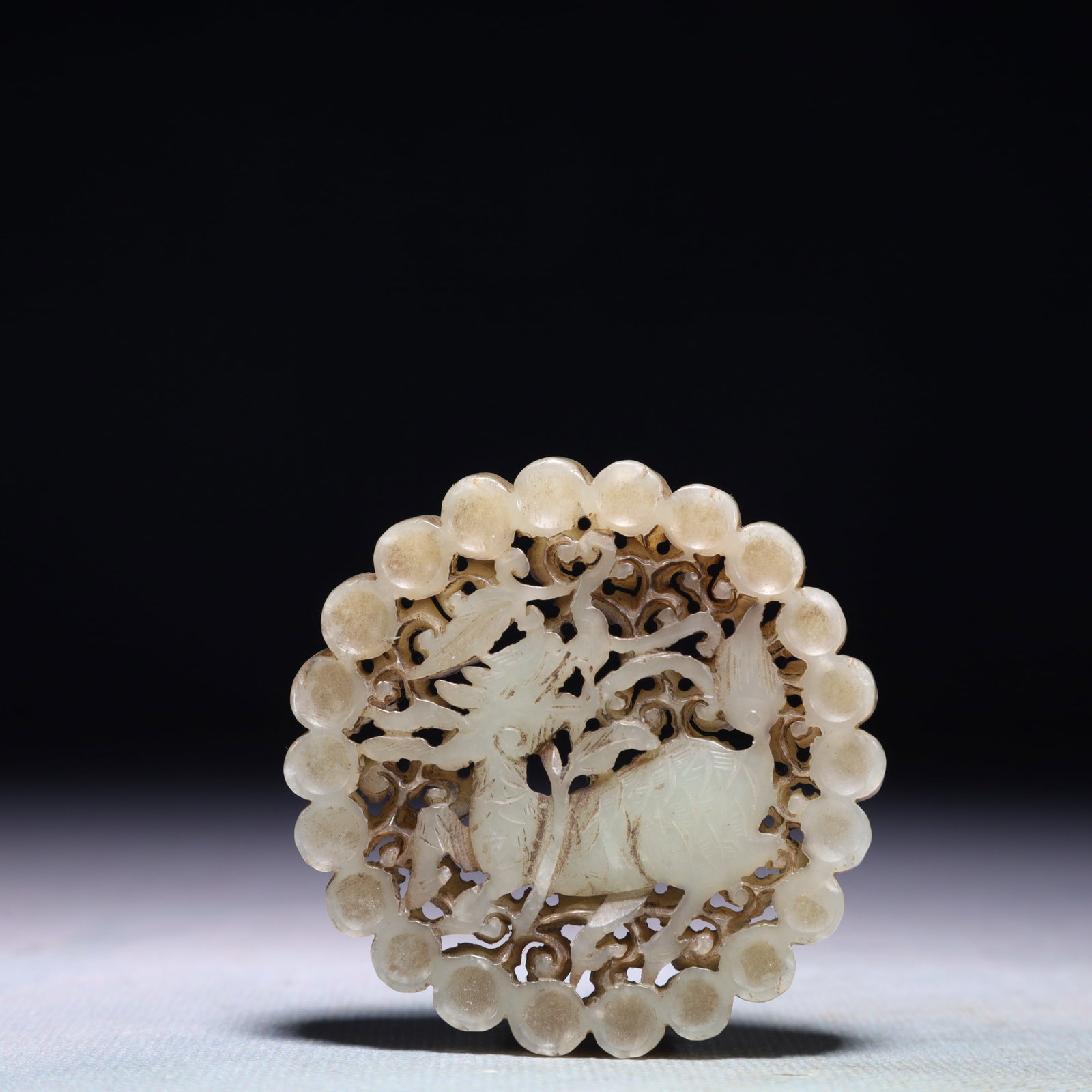 An Exquisite White Jade Kylin Pattern Pendant: An Exquisite White Jade Kylin Pattern Pendant,Qing Dynasty,China,Size:2.2inx0.3in,Weight:54.9g 白玉麒麟纹佩,中国清代