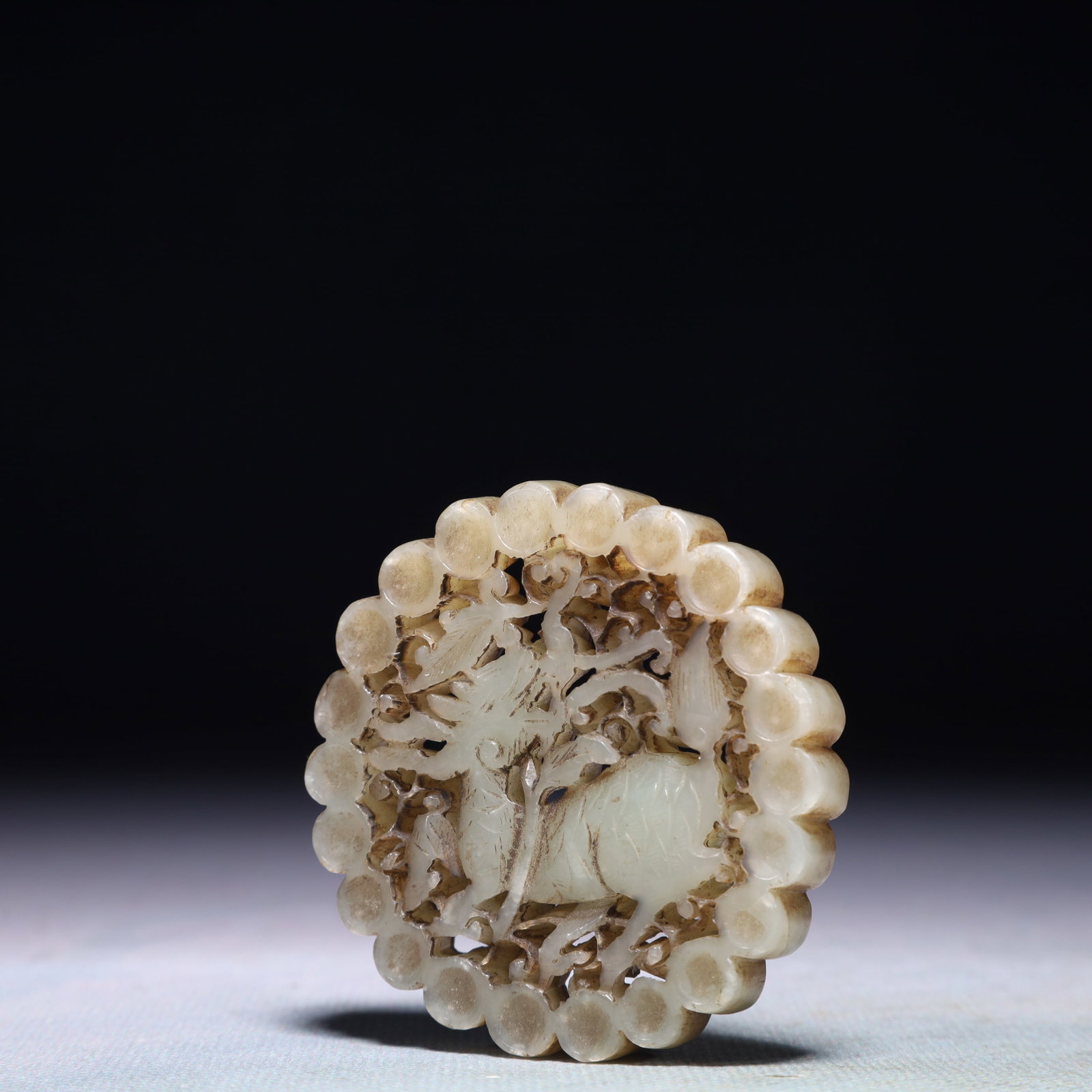 An Exquisite White Jade Kylin Pattern Pendant - 2
