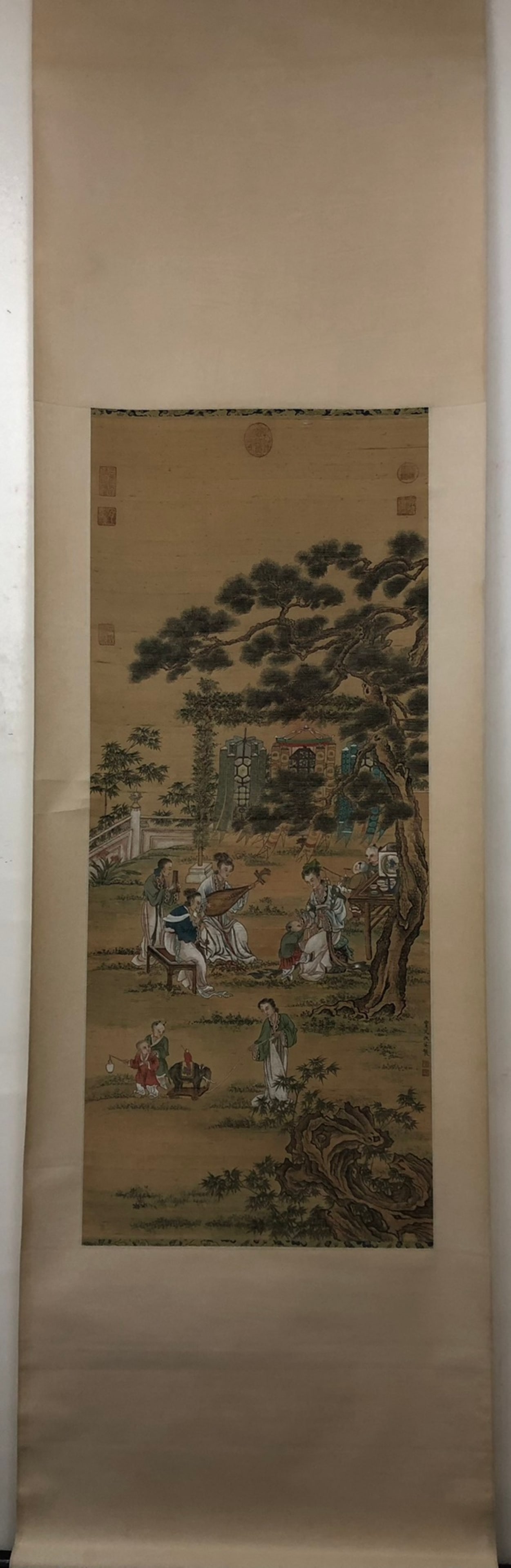 A Chinese Vertical Scroll Ink Painting of Character and Story on Silk: A Chinese Vertical Scroll Ink Painting of Character and Story on Silk,Chou Ying,Size:42.1inx17.3in