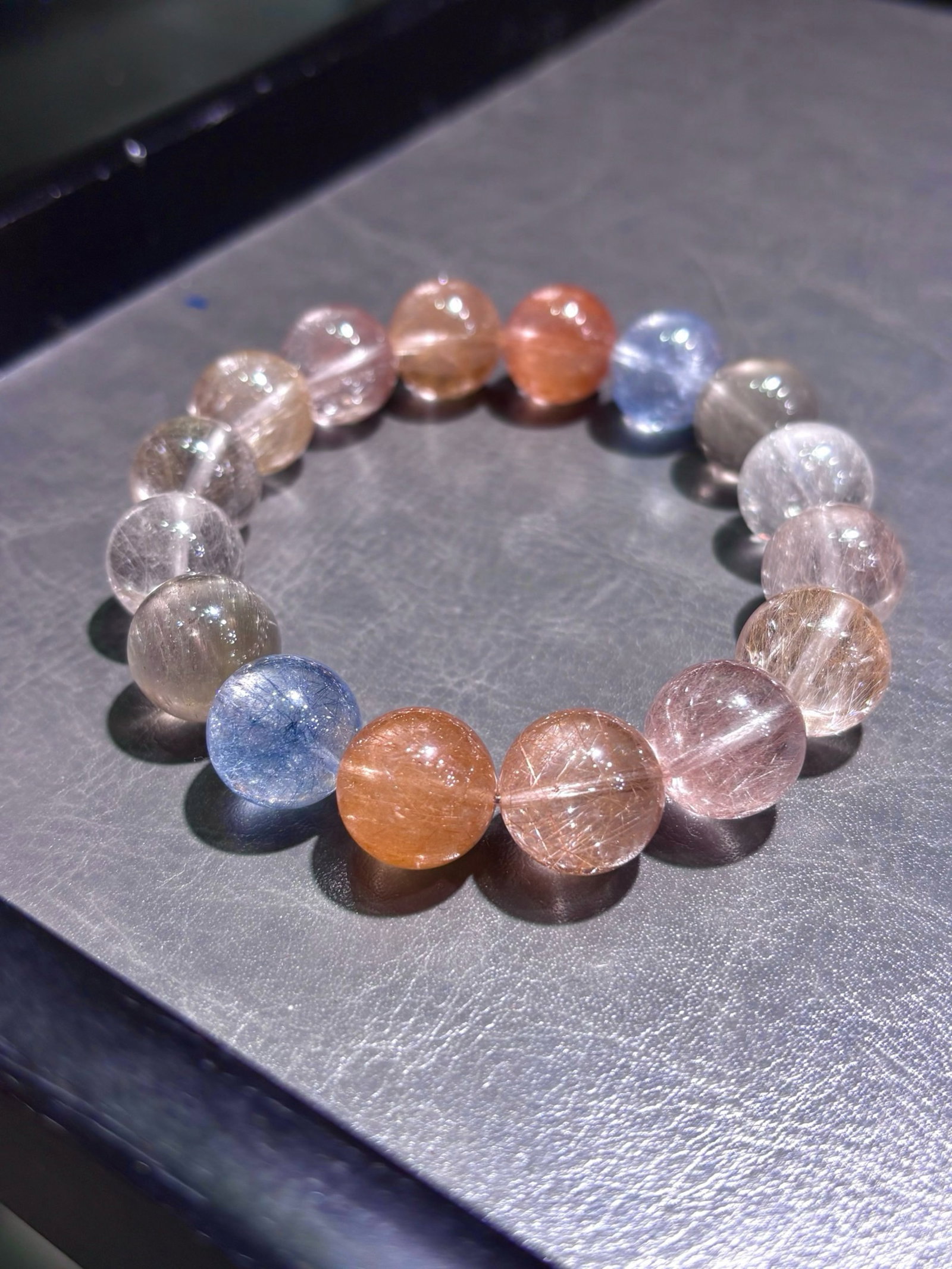 An Exquisite Crystal Bracelet - 2