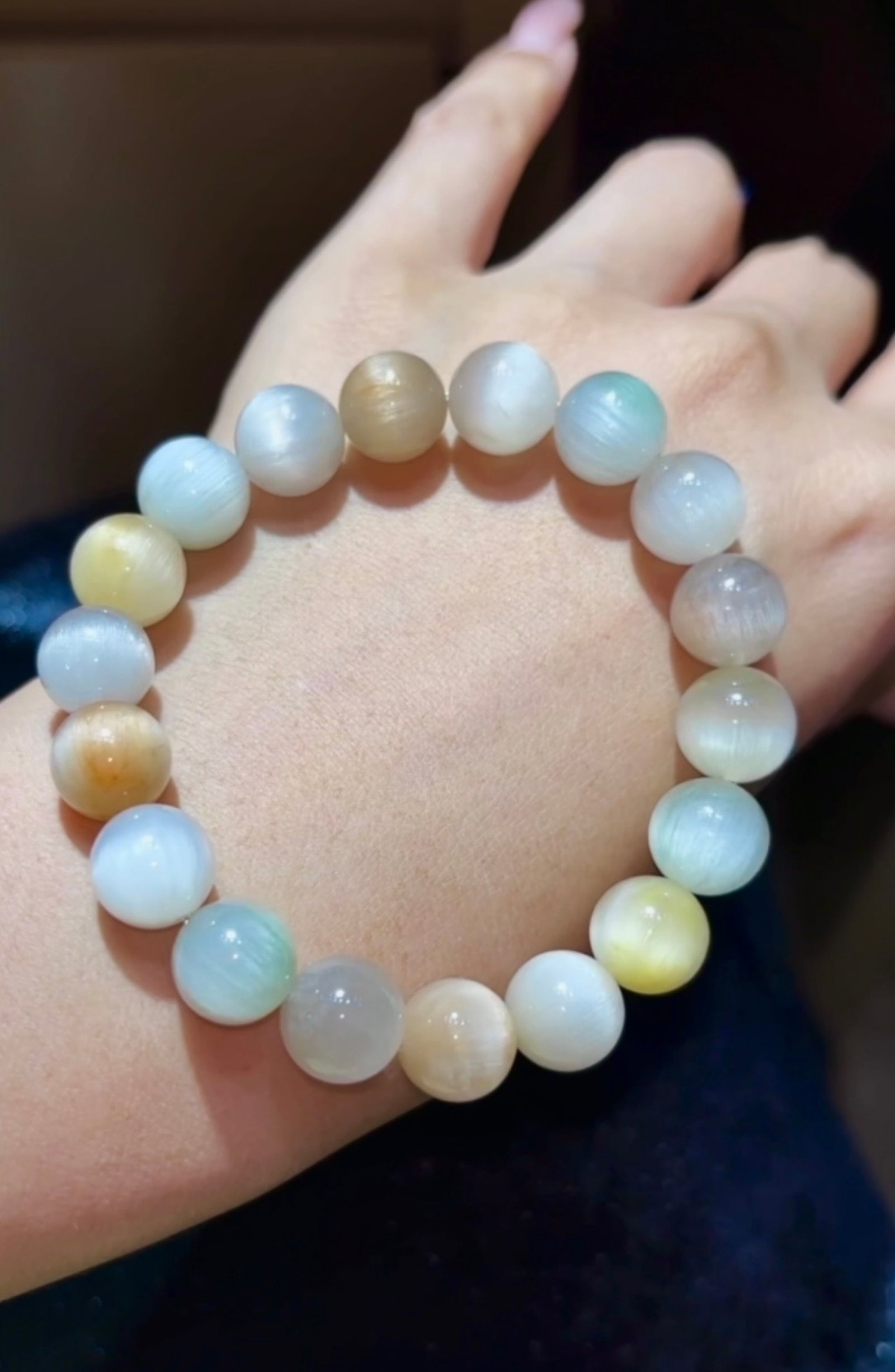 An Exquisite Crystal Bracelet - 3