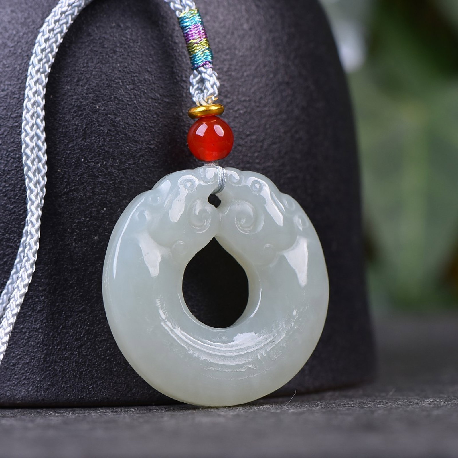 An Exquisite White Jade Dragon Pattern Pendant - 2