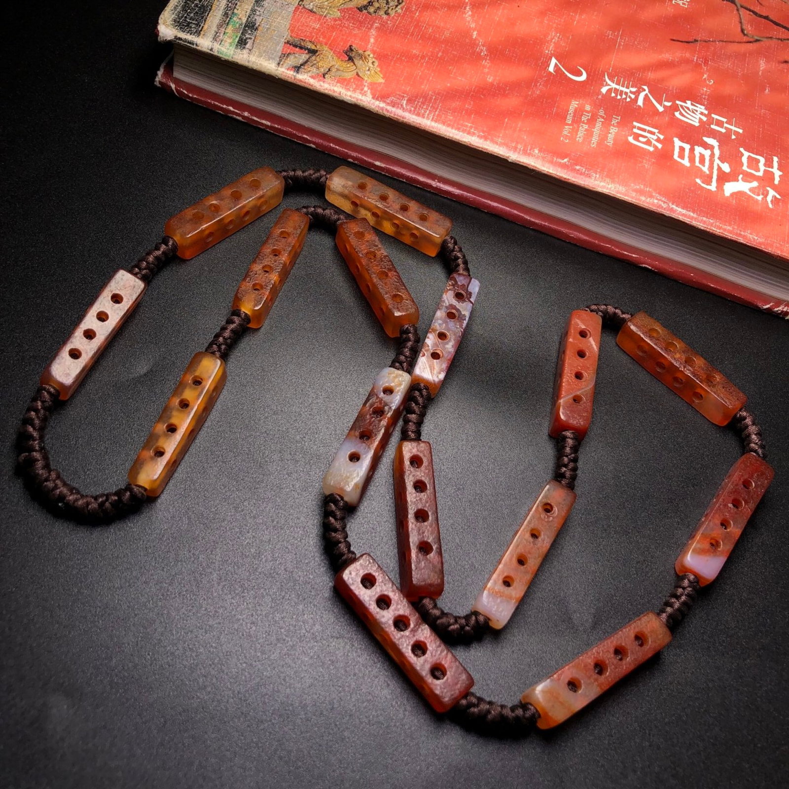 A Precious Agate Necklace - 2