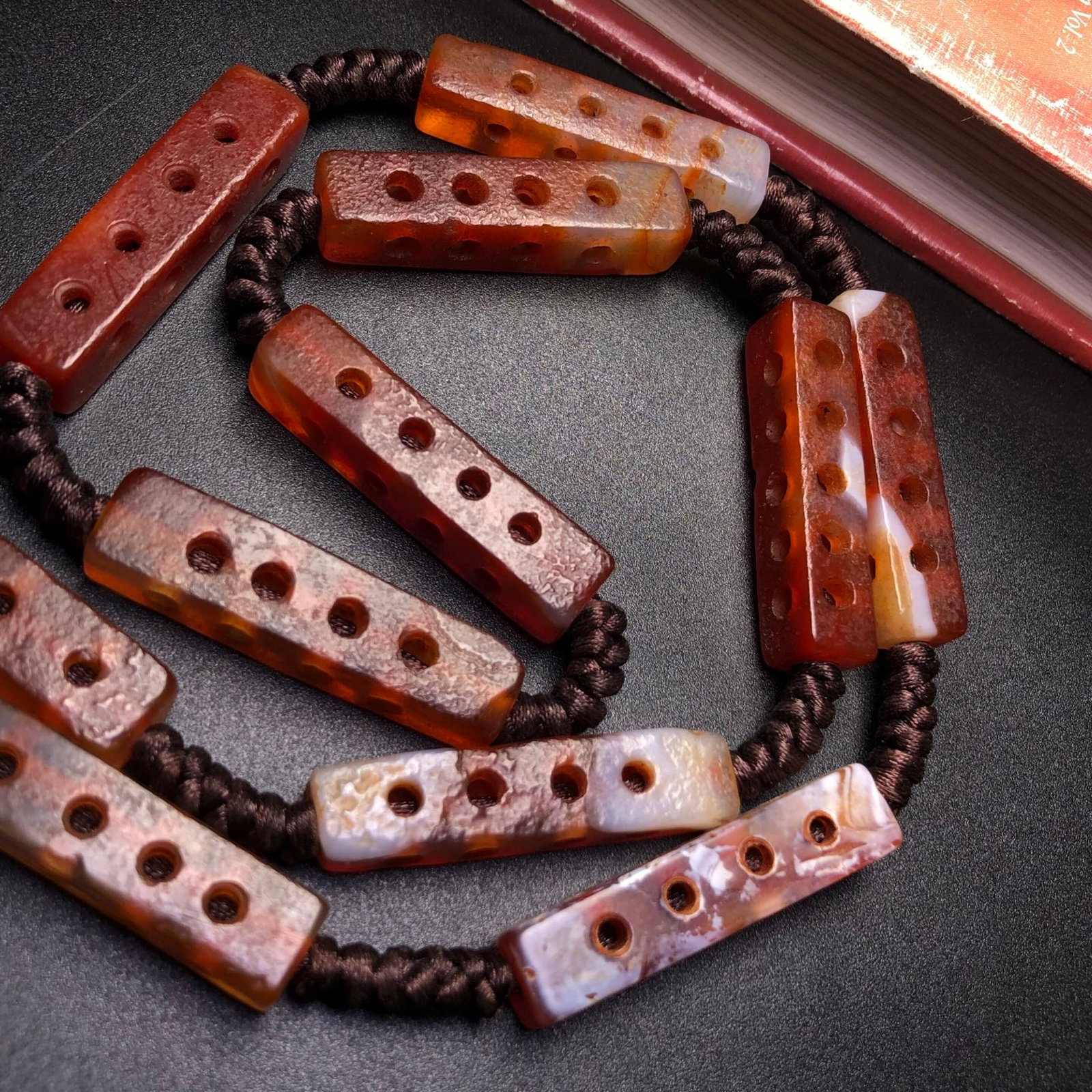 A Precious Agate Necklace - 7