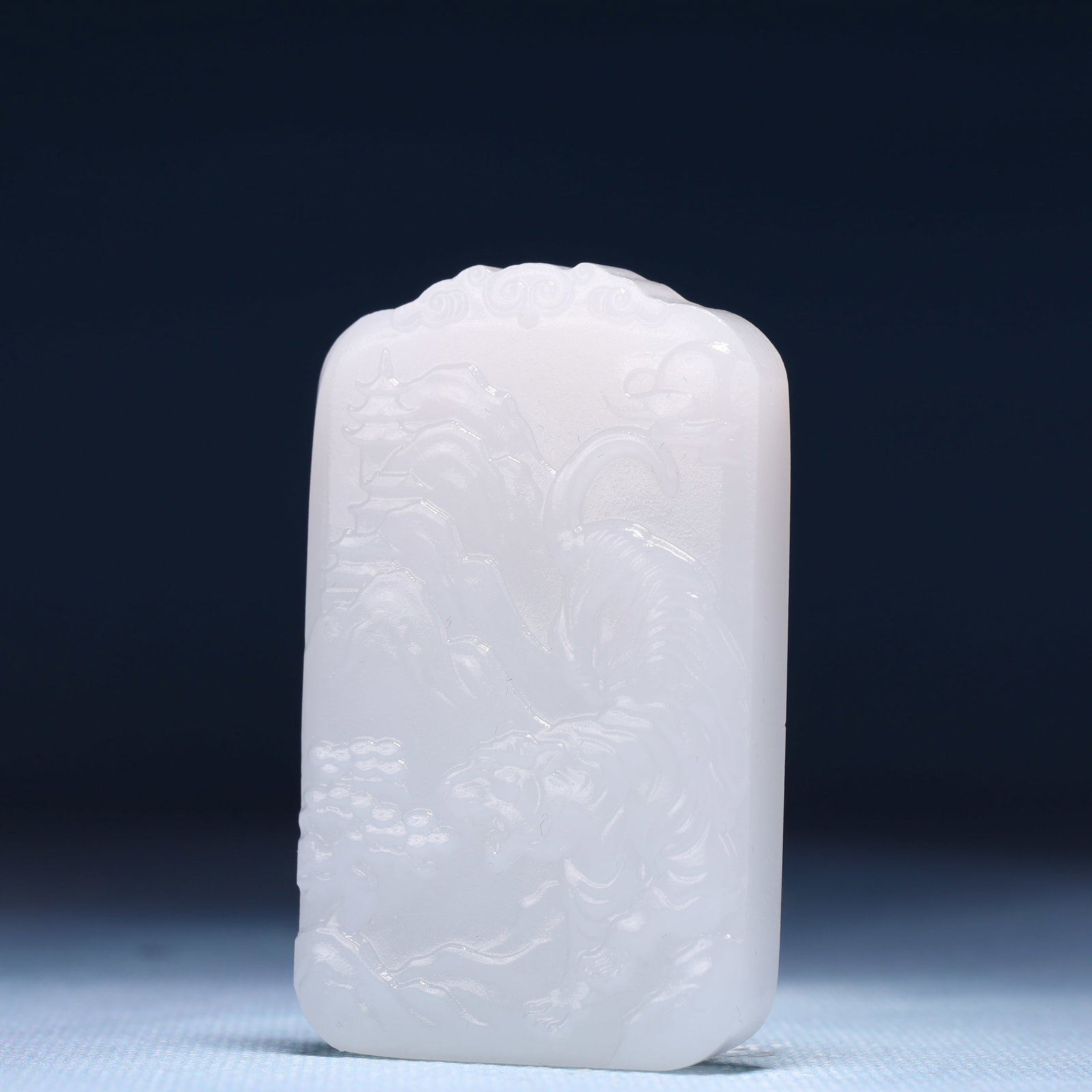 An Exquisite White Jade Tiger Pattern Pendant - 2