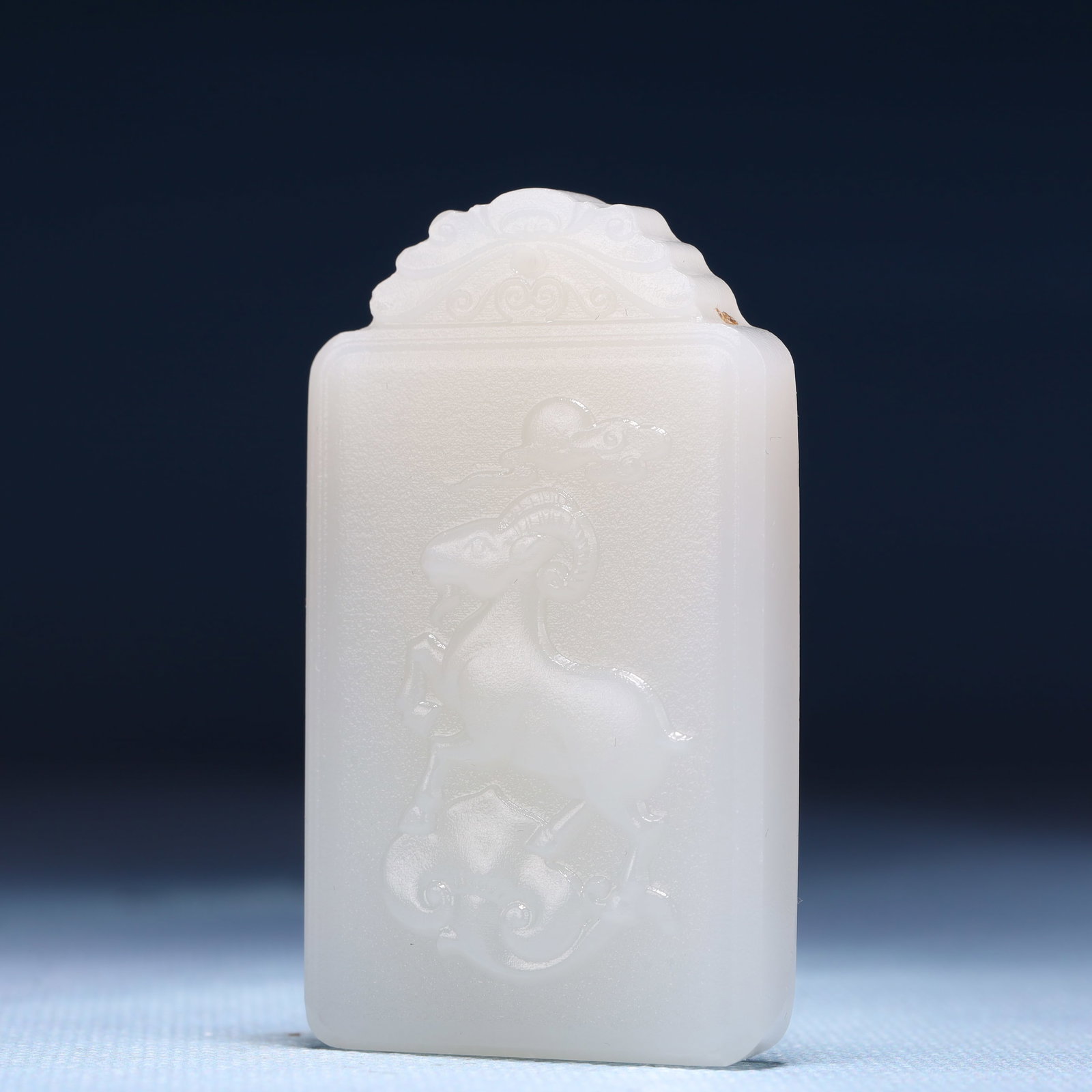 An Exquisite White Jade Sheep Pattern Pendant - 2