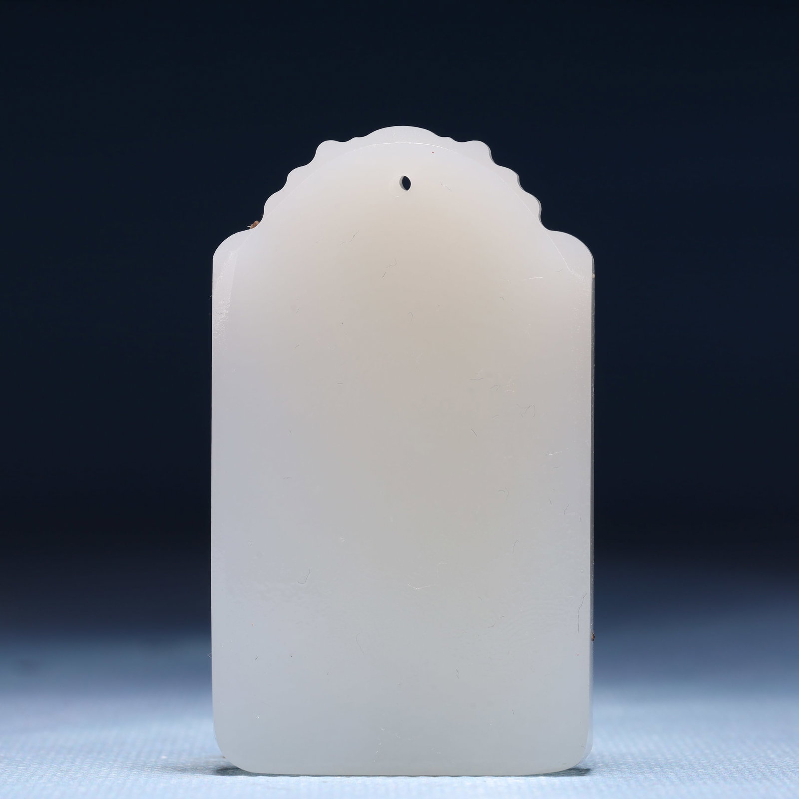 An Exquisite White Jade Sheep Pattern Pendant - 4