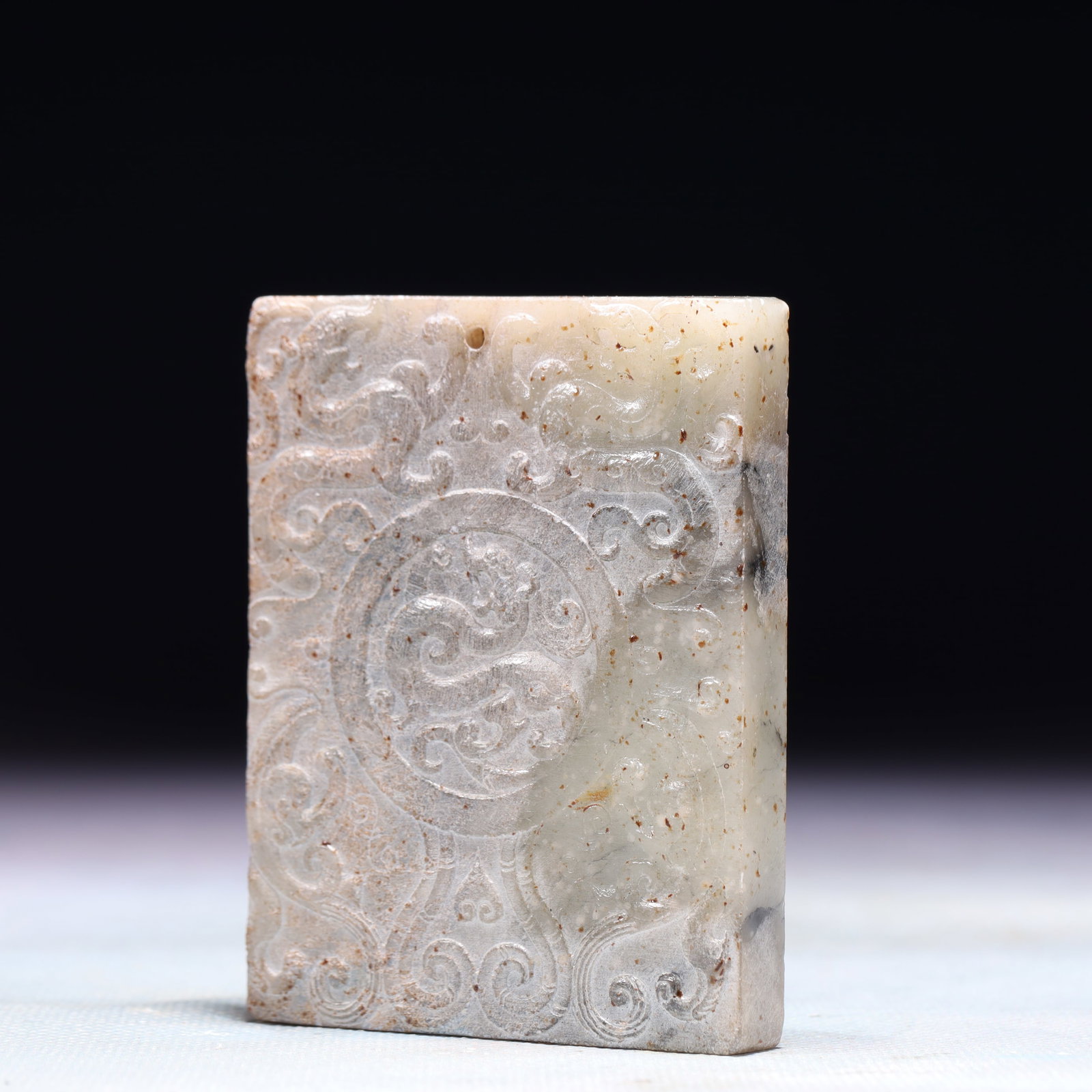 An Exquisite White Jade Dragon Pattern Pendant - 2