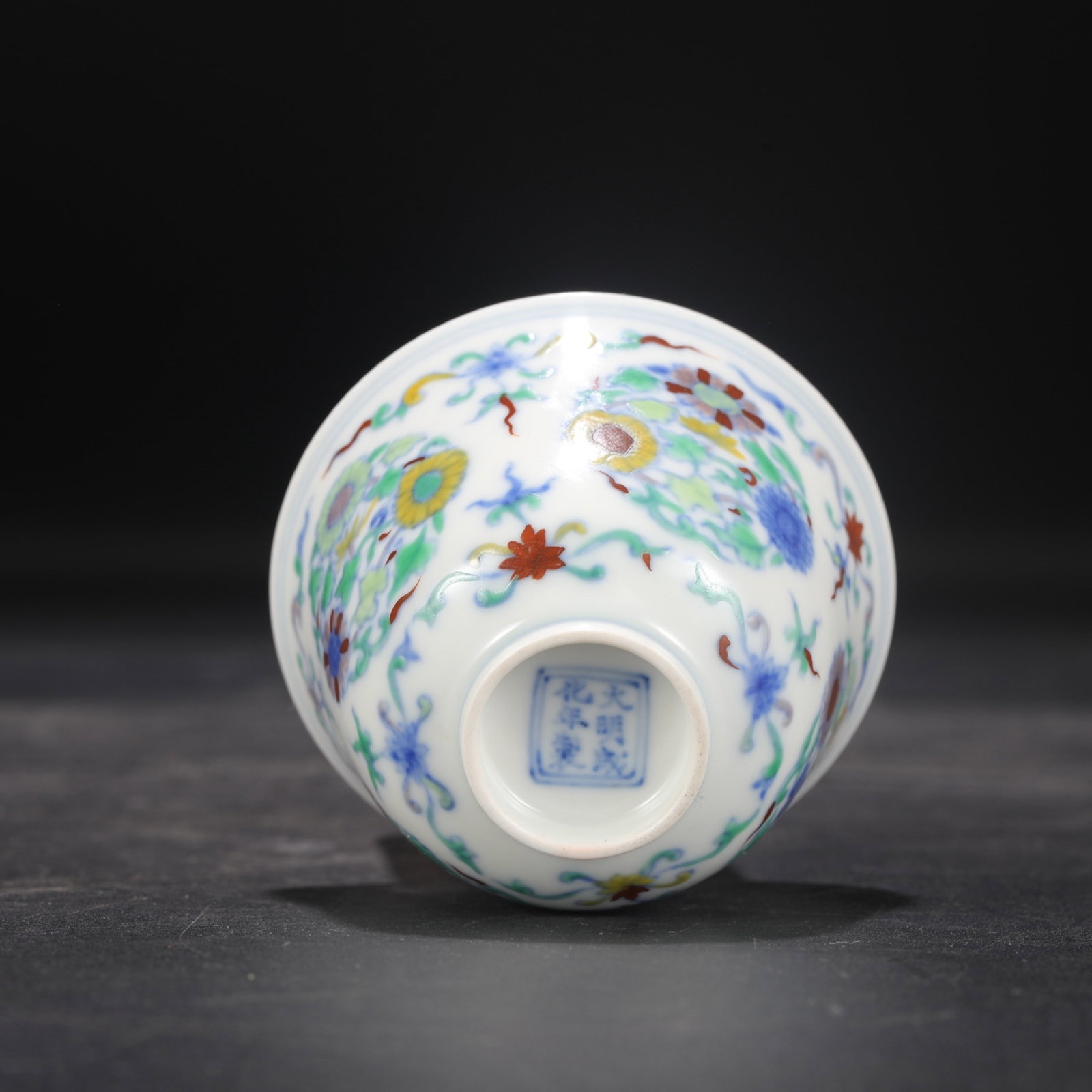 An Exquisite Doucai Flower Pattern Cup - 6
