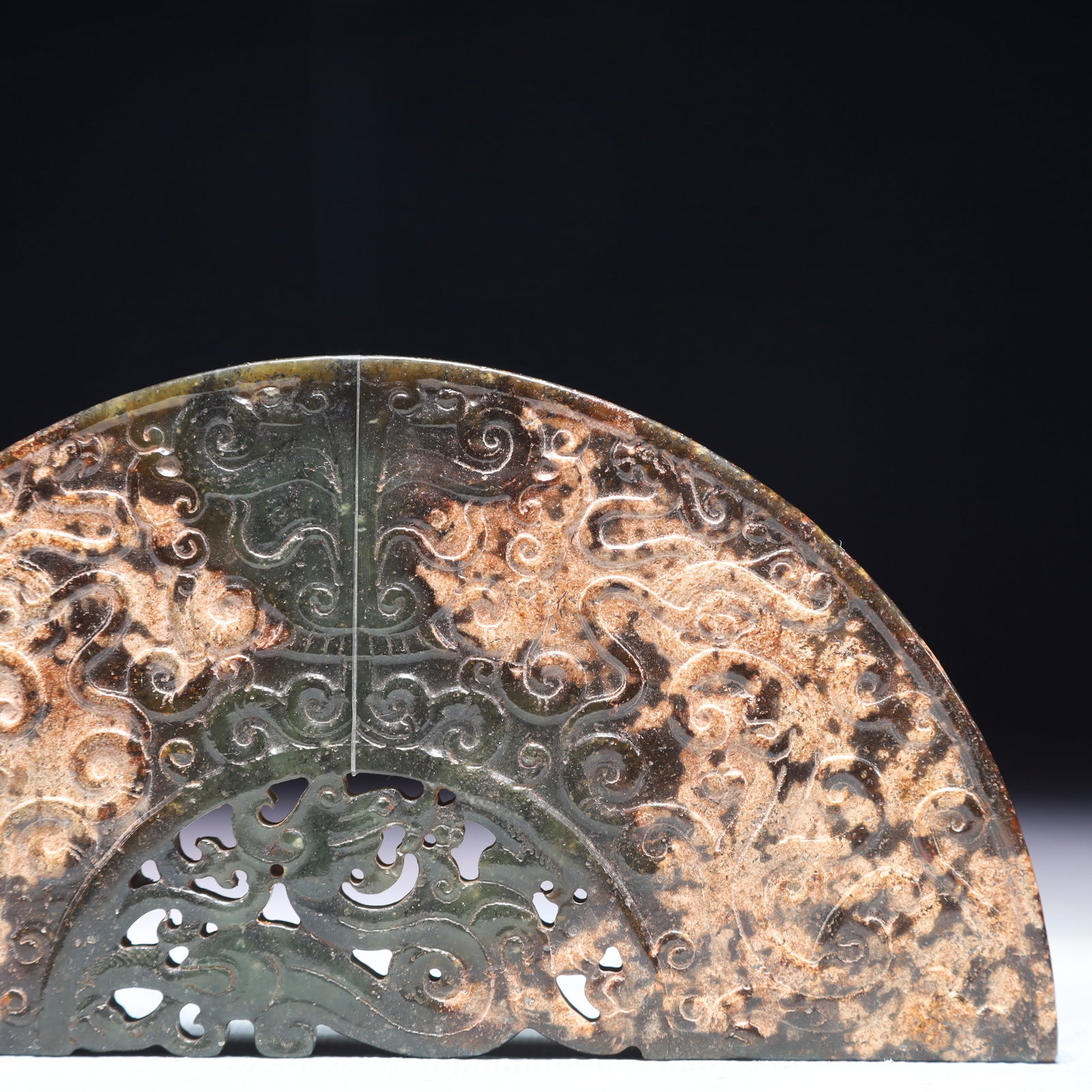 An Exquisite Jasper Beast-Face Pattern Ornament - 3