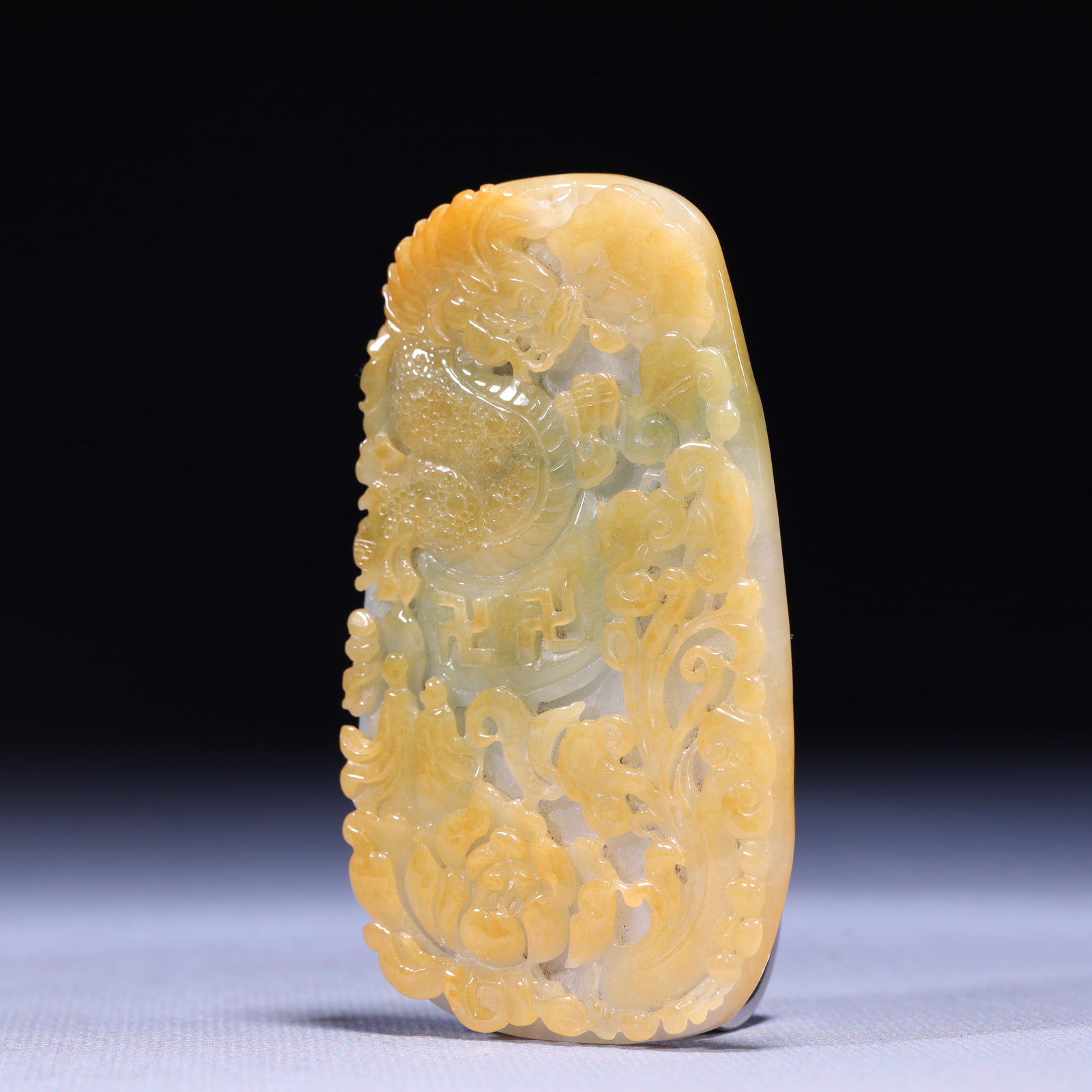 An Exquisite Jadeite Dragon Pattern Pendant - 2