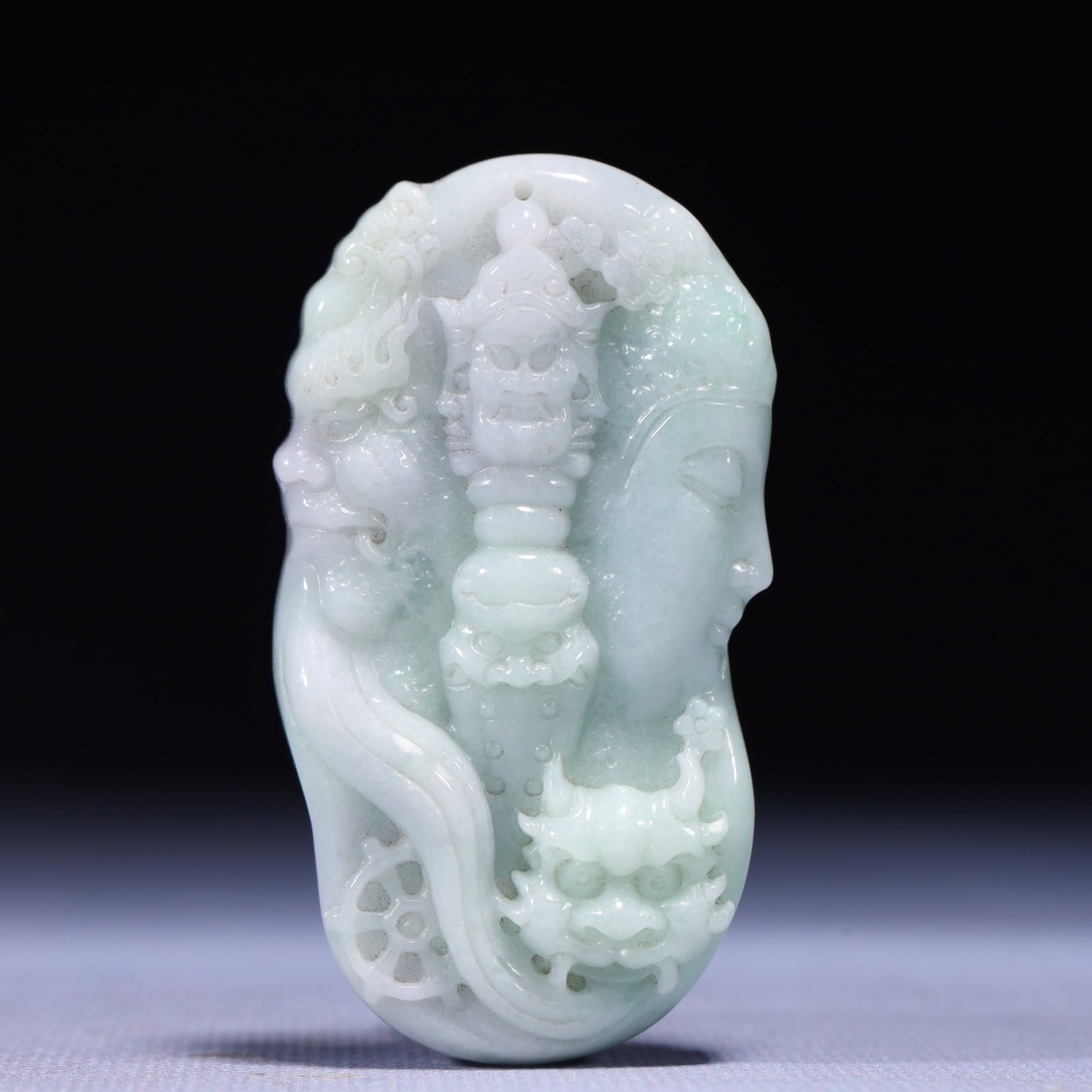 An Exquisite Jadeite Buddha Statue Pattern Pendant: An Exquisite Jadeite Buddha Statue Pattern Pendant,Qing Dynasty,China,Size:1.4inx0.5inx2.6in,Weight:92g 翡翠佛像纹挂件,中国清代