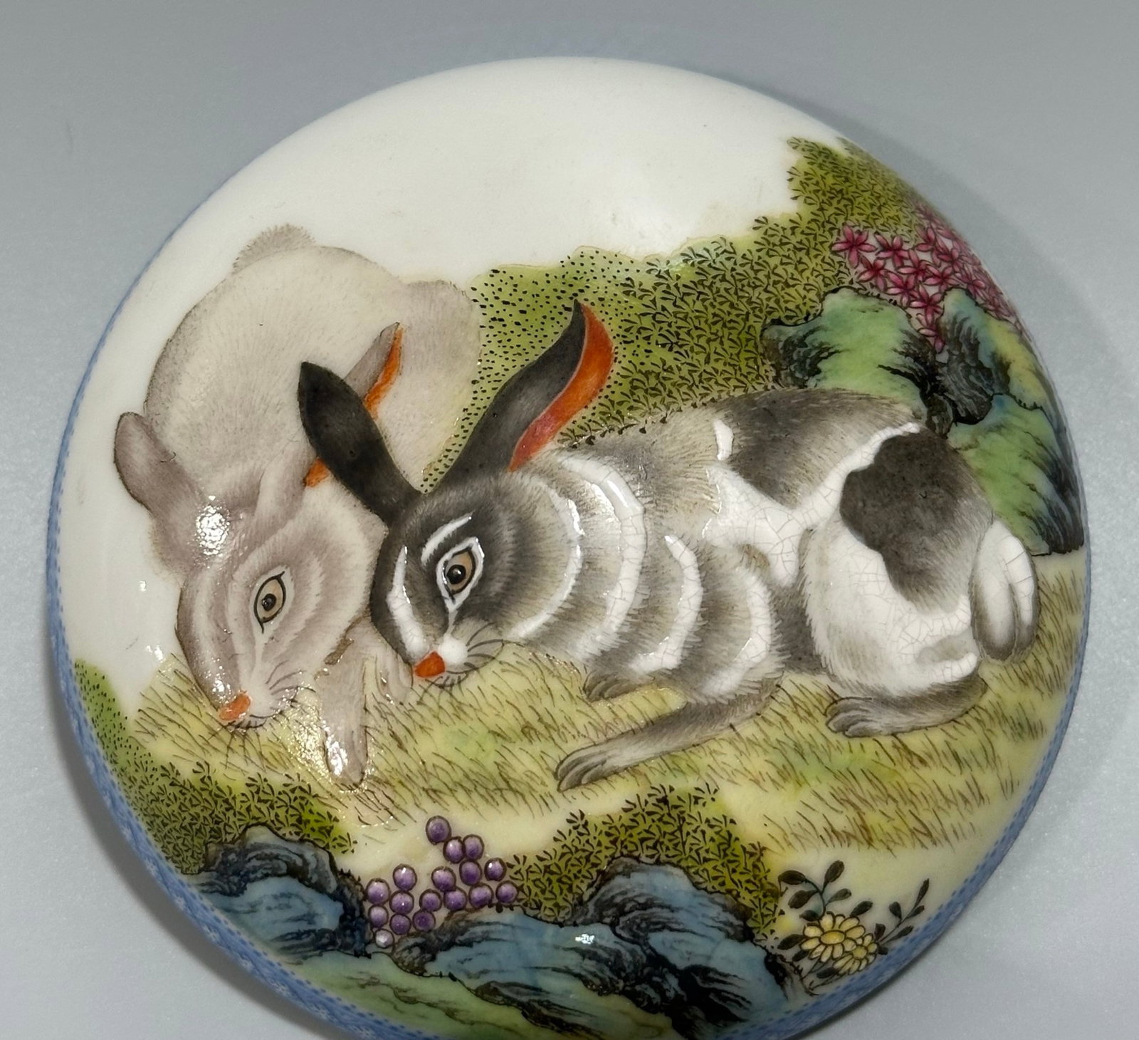 An Exquisite Enamel Rabbit Pattern Box with Cover - 8