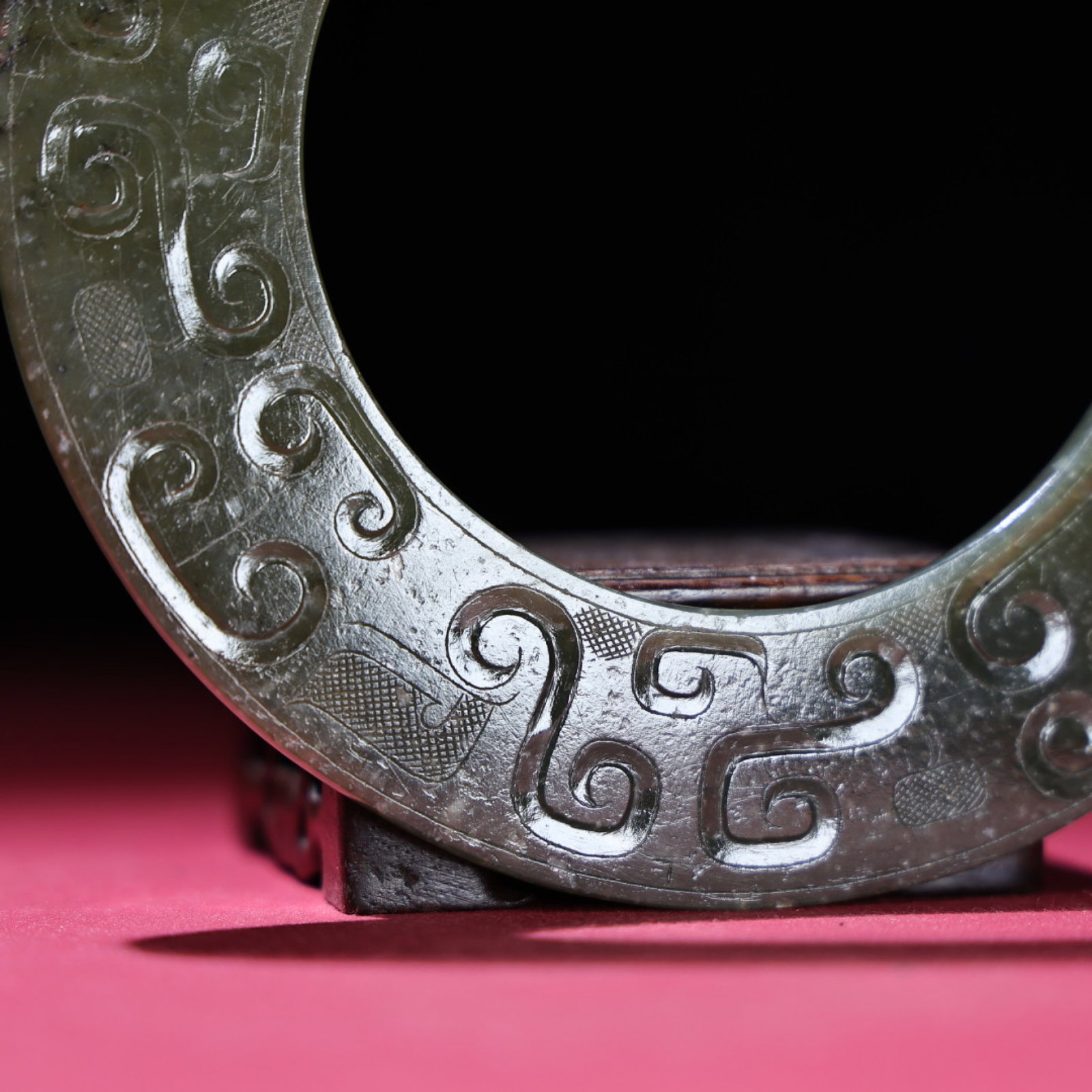 An Exquisite Green Jade Auspicious Cloud Pattern Ornament - 3