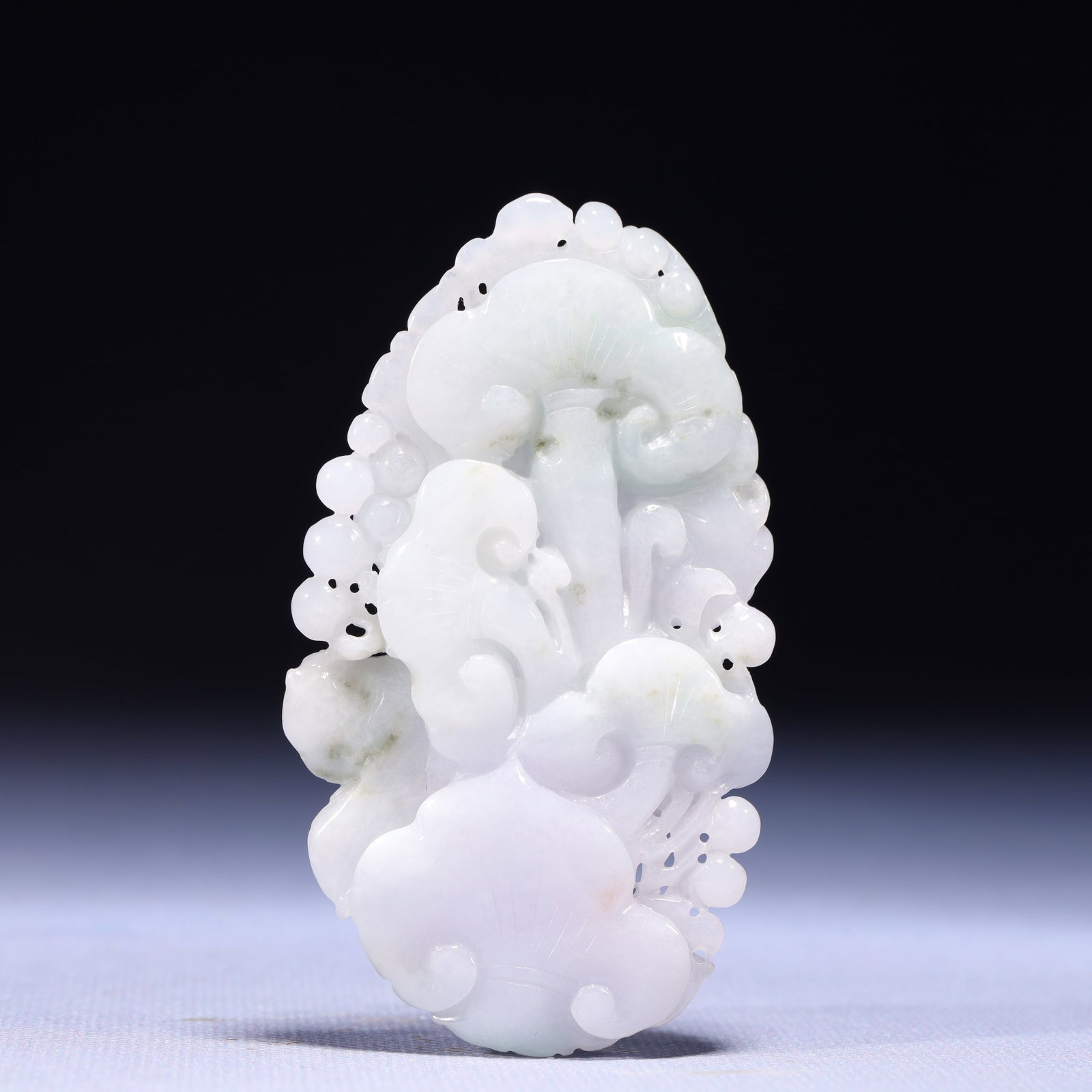 An Exquisite Jadeite Phoenix Pattern Pendant - 4