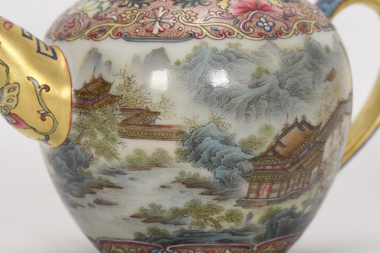 An Exquisite Enamel Landscape Pattern Teapot - 5