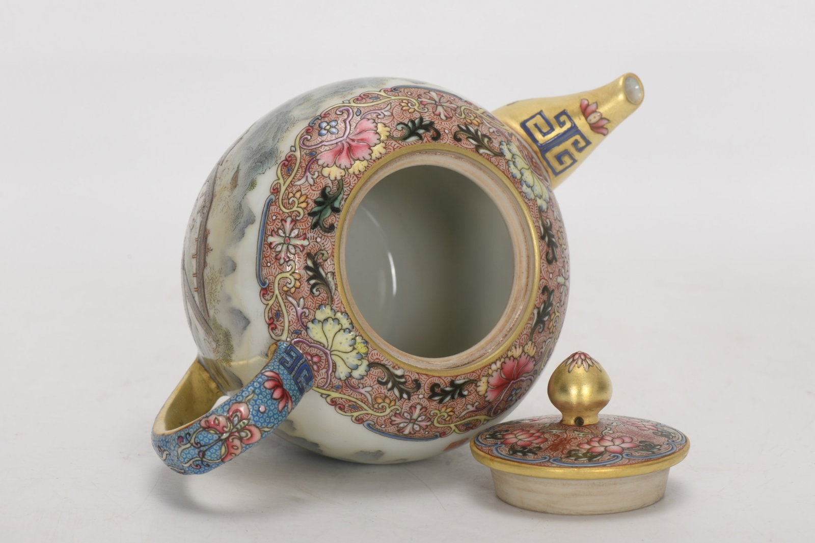An Exquisite Enamel Landscape Pattern Teapot - 7