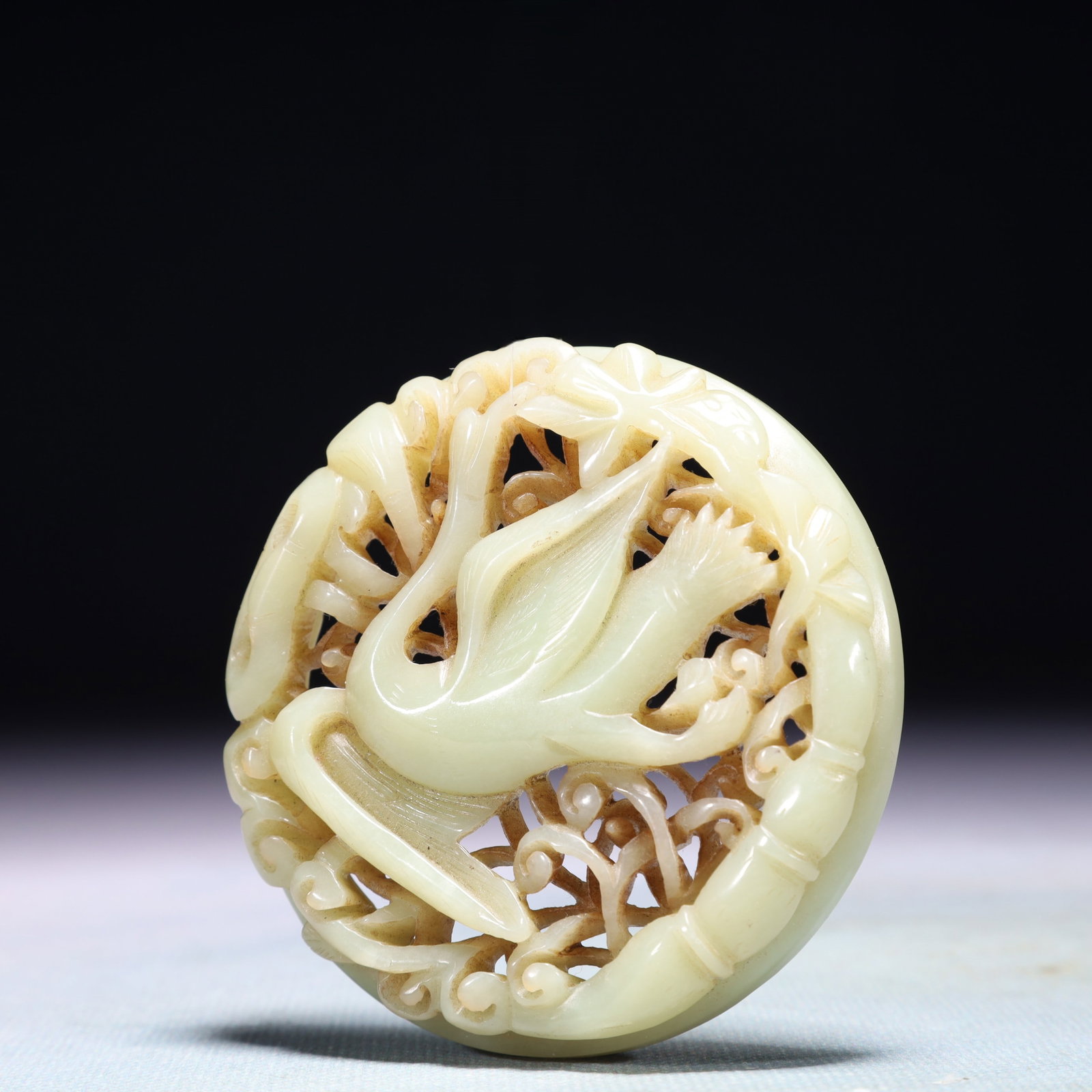 An Exquisite White Jade Crane Pattern Pendant - 2