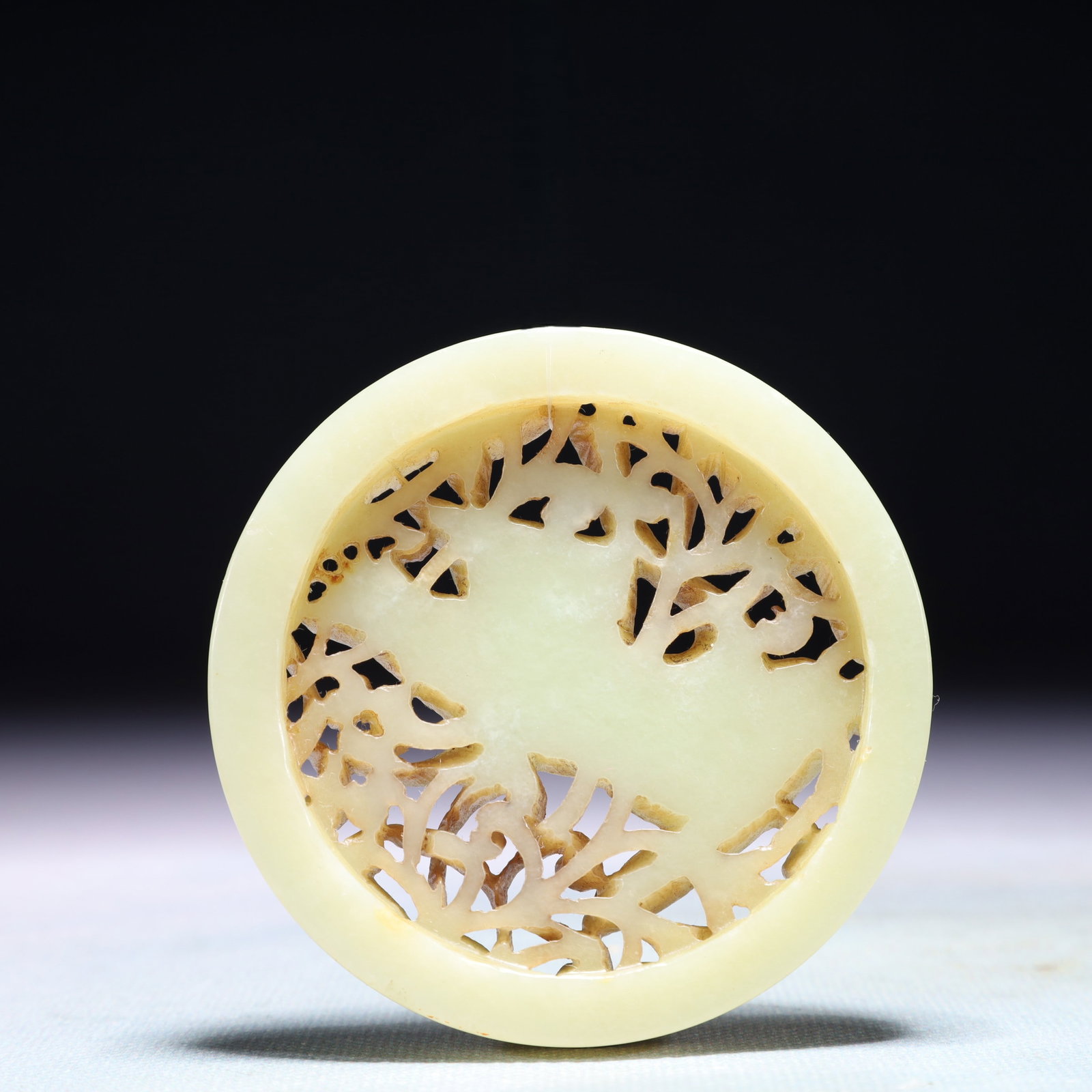 An Exquisite White Jade Crane Pattern Pendant - 4