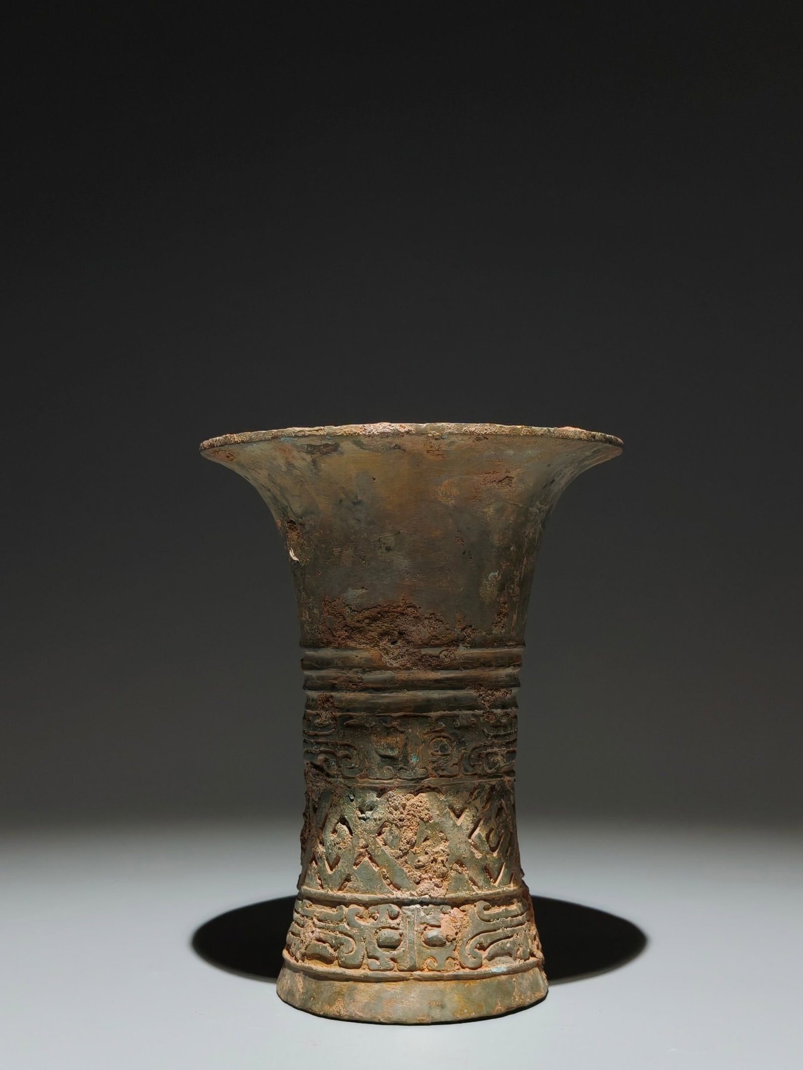 An Archaic Bronze Beast-Face Pattern Gu - 4