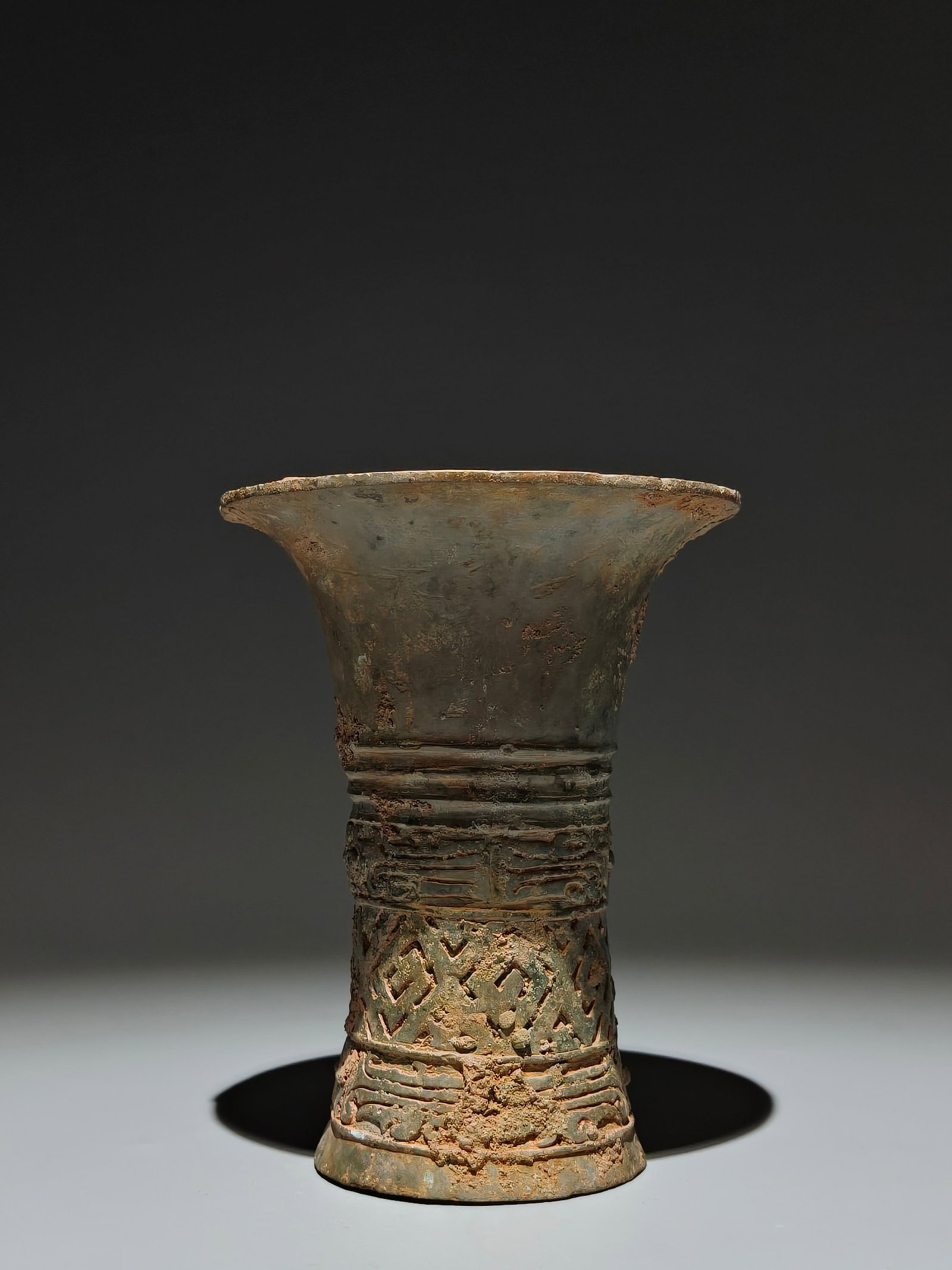 An Archaic Bronze Beast-Face Pattern Gu - 7